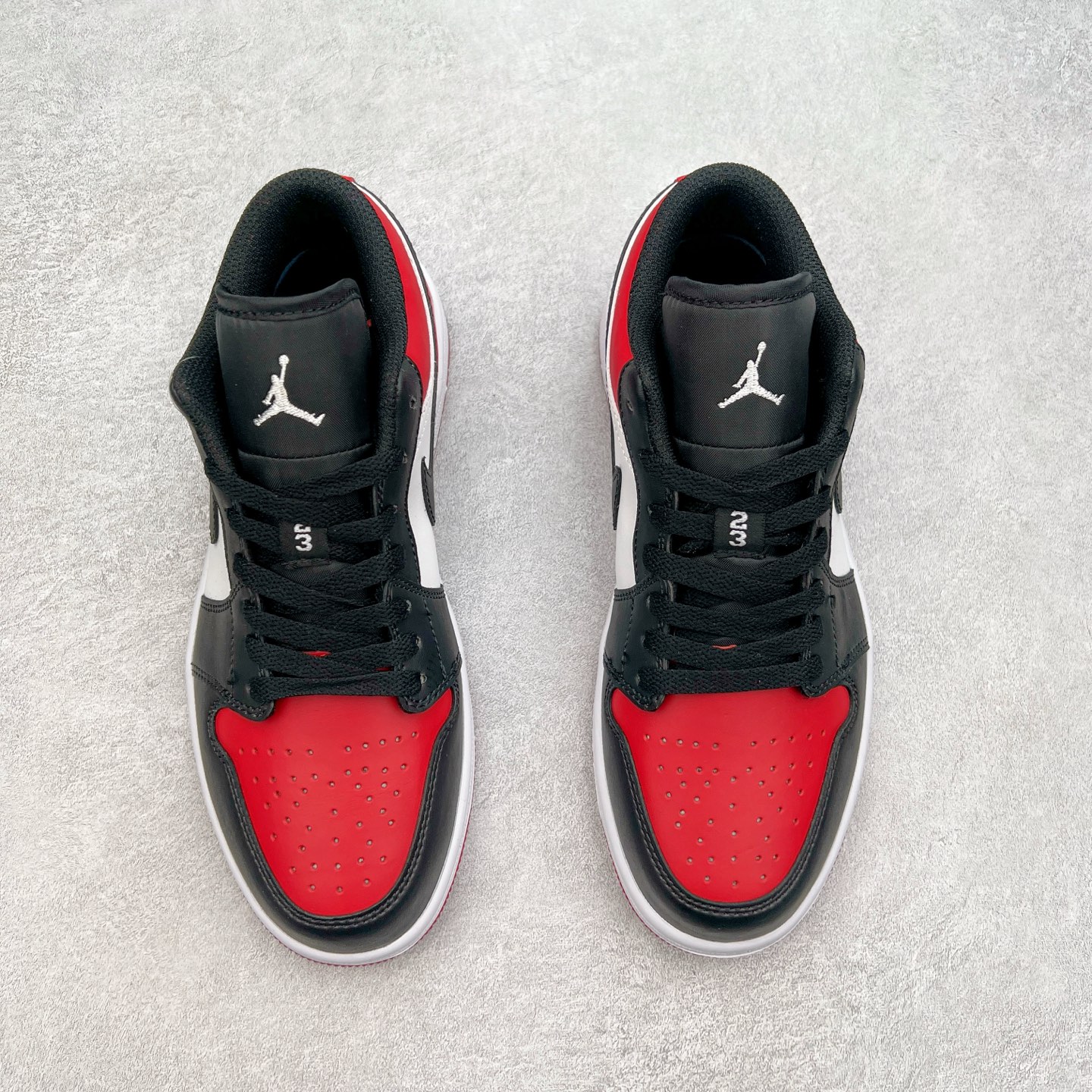 图片[2]-＃福利特价 Air Jordan AJ1 Low 低帮系列 百分百全新货品 零氧化发霉 给足利润空间操作 超乎所想的高性价比 原装楦头纸板开发 完美鞋型 超高清洁度 鞋型不臃肿别扭 原厂内置全掌气垫 A模大底 鞋舌AJ原厂专用牛津布 AJ专用反口珍珠布 原厂无杂质高弹内里海棉 特殊封边弹力鞋带 原鞋开模 拒绝公底 购置公司同步原材料 都有细节原汁原味 忠于原版 尺码：36 36.5 37.5 38 38.5 39 40 40.5 41 42 42.5 43 44 44.5 45 46-选品中心