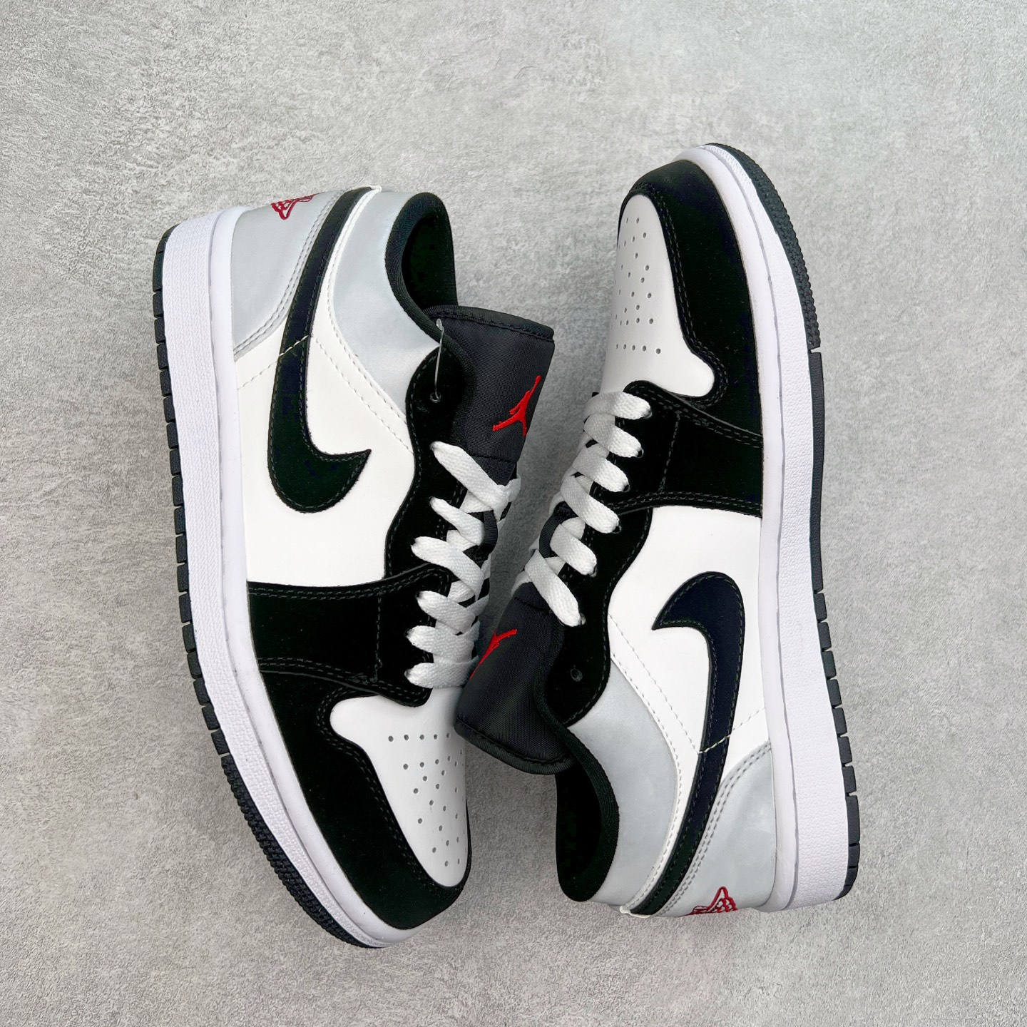 图片[3]-＃福利特价 Air Jordan AJ1 Low 低帮系列 百分百全新货品 零氧化发霉 给足利润空间操作 超乎所想的高性价比 原装楦头纸板开发 完美鞋型 超高清洁度 鞋型不臃肿别扭 原厂内置全掌气垫 A模大底 鞋舌AJ原厂专用牛津布 AJ专用反口珍珠布 原厂无杂质高弹内里海棉 特殊封边弹力鞋带 原鞋开模 拒绝公底 购置公司同步原材料 都有细节原汁原味 忠于原版 尺码：36 36.5 37.5 38 38.5 39 40 40.5 41 42 42.5 43 44 44.5 45 46-选品中心
