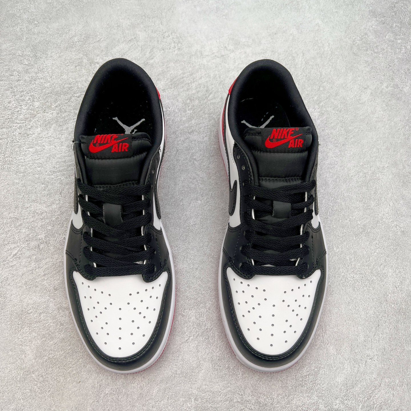 图片[2]-＃福利特价 Air Jordan AJ1 Low 低帮系列 百分百全新货品 零氧化发霉 给足利润空间操作 超乎所想的高性价比 原装楦头纸板开发 完美鞋型 超高清洁度 鞋型不臃肿别扭 原厂内置全掌气垫 A模大底 鞋舌AJ原厂专用牛津布 AJ专用反口珍珠布 原厂无杂质高弹内里海棉 特殊封边弹力鞋带 原鞋开模 拒绝公底 购置公司同步原材料 都有细节原汁原味 忠于原版 尺码：36 36.5 37.5 38 38.5 39 40 40.5 41 42 42.5 43 44 44.5 45 46-选品中心