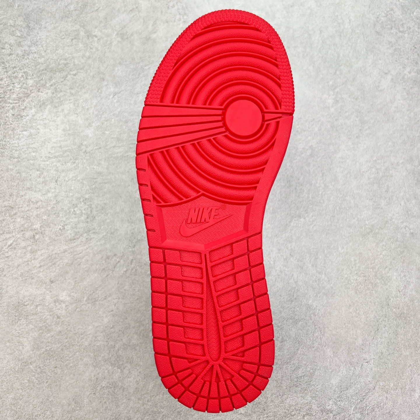 图片[9]-＃福利特价 Air Jordan AJ1 Low 低帮系列 百分百全新货品 零氧化发霉 给足利润空间操作 超乎所想的高性价比 原装楦头纸板开发 完美鞋型 超高清洁度 鞋型不臃肿别扭 原厂内置全掌气垫 A模大底 鞋舌AJ原厂专用牛津布 AJ专用反口珍珠布 原厂无杂质高弹内里海棉 特殊封边弹力鞋带 原鞋开模 拒绝公底 购置公司同步原材料 都有细节原汁原味 忠于原版 尺码：36 36.5 37.5 38 38.5 39 40 40.5 41 42 42.5 43 44 44.5 45 46-选品中心