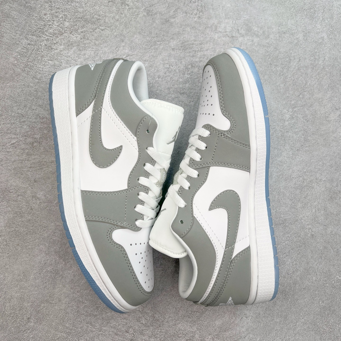 图片[3]-＃福利特价 Air Jordan AJ1 Low 低帮系列 百分百全新货品 零氧化发霉 给足利润空间操作 超乎所想的高性价比 原装楦头纸板开发 完美鞋型 超高清洁度 鞋型不臃肿别扭 原厂内置全掌气垫 A模大底 鞋舌AJ原厂专用牛津布 AJ专用反口珍珠布 原厂无杂质高弹内里海棉 特殊封边弹力鞋带 原鞋开模 拒绝公底 购置公司同步原材料 都有细节原汁原味 忠于原版 尺码：36 36.5 37.5 38 38.5 39 40 40.5 41 42 42.5 43 44 44.5 45 46-选品中心