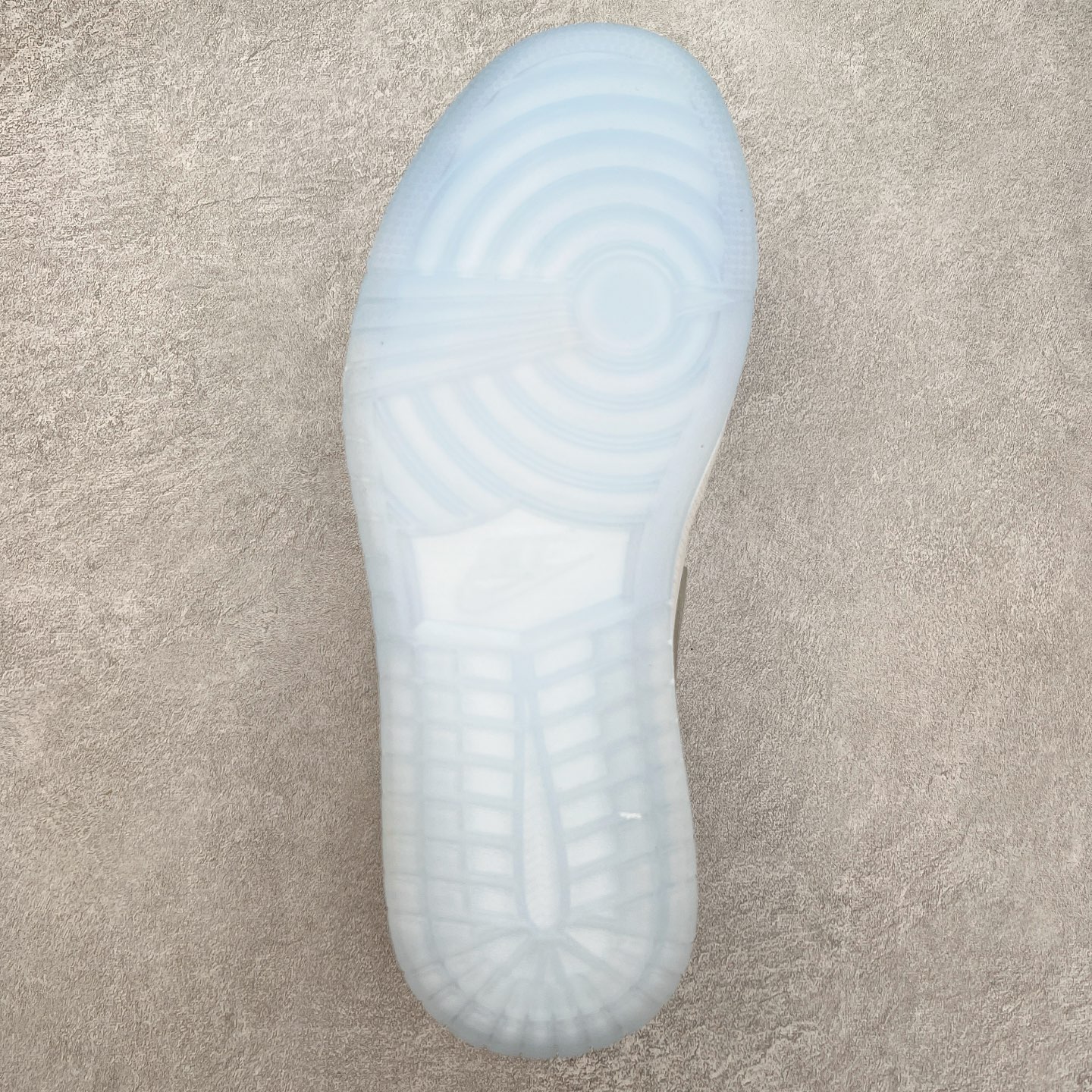 图片[9]-＃福利特价 Air Jordan AJ1 Low 低帮系列 百分百全新货品 零氧化发霉 给足利润空间操作 超乎所想的高性价比 原装楦头纸板开发 完美鞋型 超高清洁度 鞋型不臃肿别扭 原厂内置全掌气垫 A模大底 鞋舌AJ原厂专用牛津布 AJ专用反口珍珠布 原厂无杂质高弹内里海棉 特殊封边弹力鞋带 原鞋开模 拒绝公底 购置公司同步原材料 都有细节原汁原味 忠于原版 尺码：36 36.5 37.5 38 38.5 39 40 40.5 41 42 42.5 43 44 44.5 45 46-选品中心