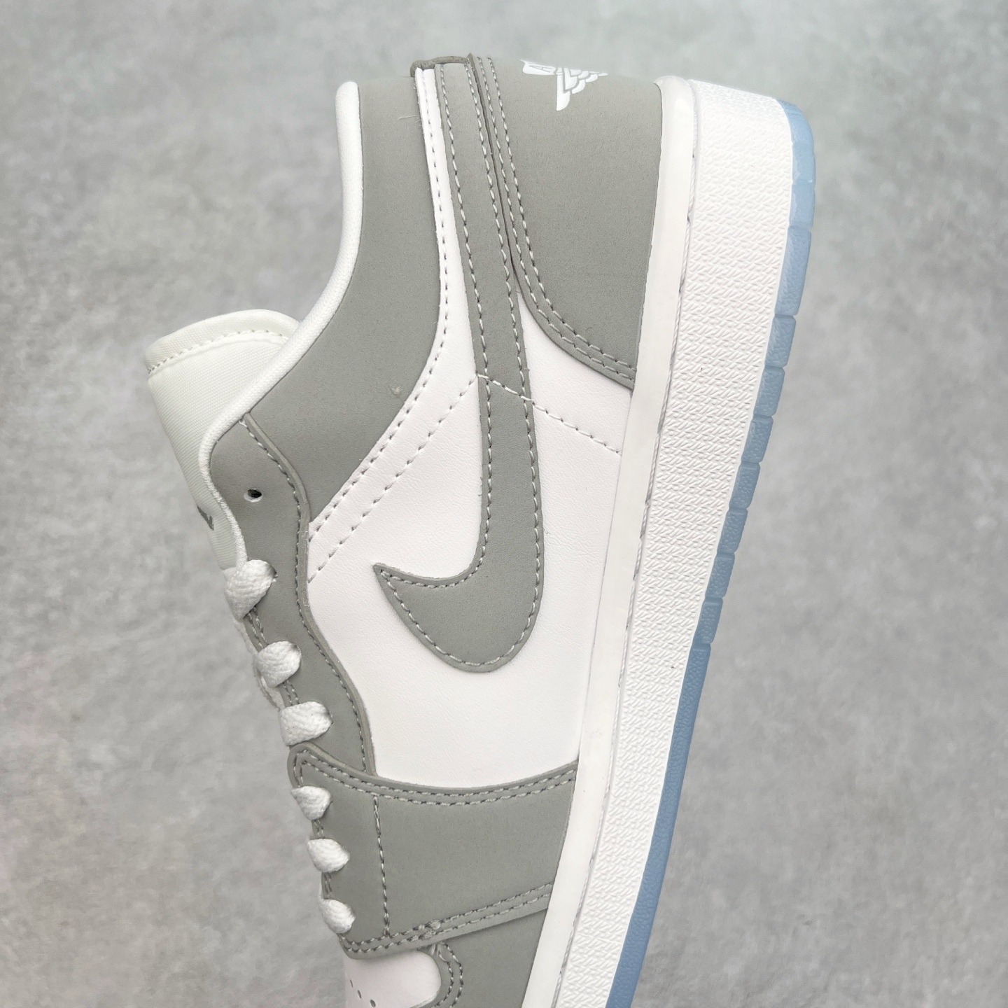 图片[7]-＃福利特价 Air Jordan AJ1 Low 低帮系列 百分百全新货品 零氧化发霉 给足利润空间操作 超乎所想的高性价比 原装楦头纸板开发 完美鞋型 超高清洁度 鞋型不臃肿别扭 原厂内置全掌气垫 A模大底 鞋舌AJ原厂专用牛津布 AJ专用反口珍珠布 原厂无杂质高弹内里海棉 特殊封边弹力鞋带 原鞋开模 拒绝公底 购置公司同步原材料 都有细节原汁原味 忠于原版 尺码：36 36.5 37.5 38 38.5 39 40 40.5 41 42 42.5 43 44 44.5 45 46-选品中心