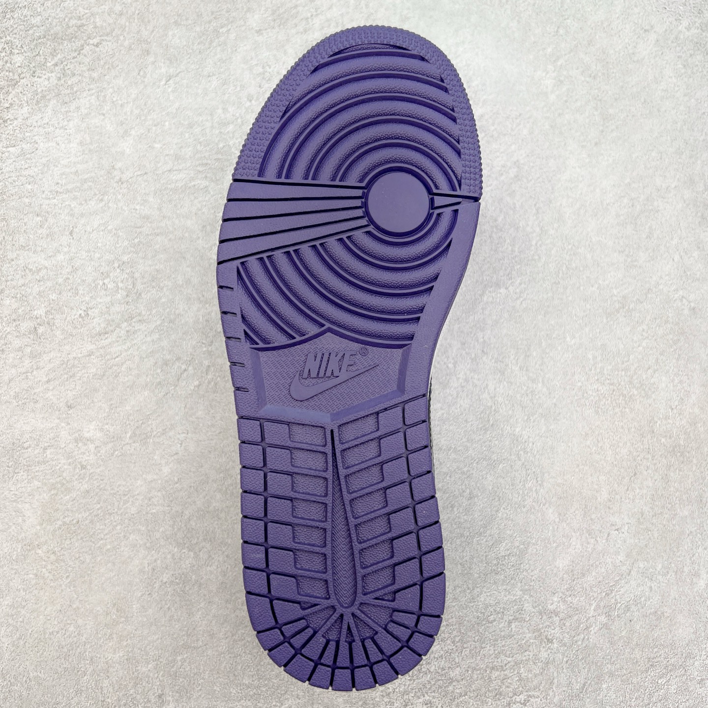 图片[9]-＃福利特价 Air Jordan AJ1 Low 低帮系列 百分百全新货品 零氧化发霉 给足利润空间操作 超乎所想的高性价比 原装楦头纸板开发 完美鞋型 超高清洁度 鞋型不臃肿别扭 原厂内置全掌气垫 A模大底 鞋舌AJ原厂专用牛津布 AJ专用反口珍珠布 原厂无杂质高弹内里海棉 特殊封边弹力鞋带 原鞋开模 拒绝公底 购置公司同步原材料 都有细节原汁原味 忠于原版 尺码：36 36.5 37.5 38 38.5 39 40 40.5 41 42 42.5 43 44 44.5 45 46-选品中心