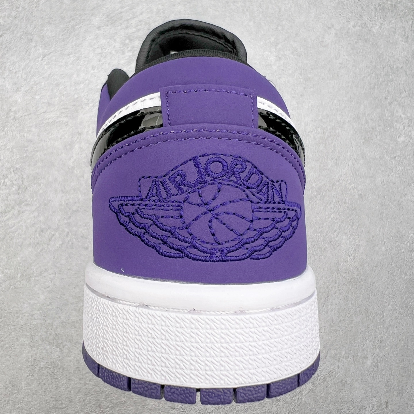 图片[8]-＃福利特价 Air Jordan AJ1 Low 低帮系列 百分百全新货品 零氧化发霉 给足利润空间操作 超乎所想的高性价比 原装楦头纸板开发 完美鞋型 超高清洁度 鞋型不臃肿别扭 原厂内置全掌气垫 A模大底 鞋舌AJ原厂专用牛津布 AJ专用反口珍珠布 原厂无杂质高弹内里海棉 特殊封边弹力鞋带 原鞋开模 拒绝公底 购置公司同步原材料 都有细节原汁原味 忠于原版 尺码：36 36.5 37.5 38 38.5 39 40 40.5 41 42 42.5 43 44 44.5 45 46-选品中心