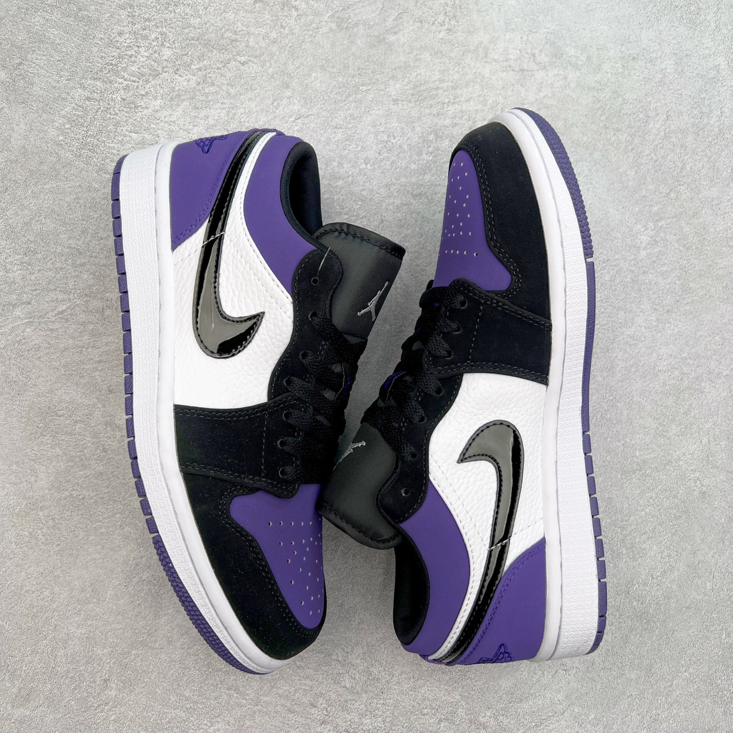 图片[3]-＃福利特价 Air Jordan AJ1 Low 低帮系列 百分百全新货品 零氧化发霉 给足利润空间操作 超乎所想的高性价比 原装楦头纸板开发 完美鞋型 超高清洁度 鞋型不臃肿别扭 原厂内置全掌气垫 A模大底 鞋舌AJ原厂专用牛津布 AJ专用反口珍珠布 原厂无杂质高弹内里海棉 特殊封边弹力鞋带 原鞋开模 拒绝公底 购置公司同步原材料 都有细节原汁原味 忠于原版 尺码：36 36.5 37.5 38 38.5 39 40 40.5 41 42 42.5 43 44 44.5 45 46-选品中心