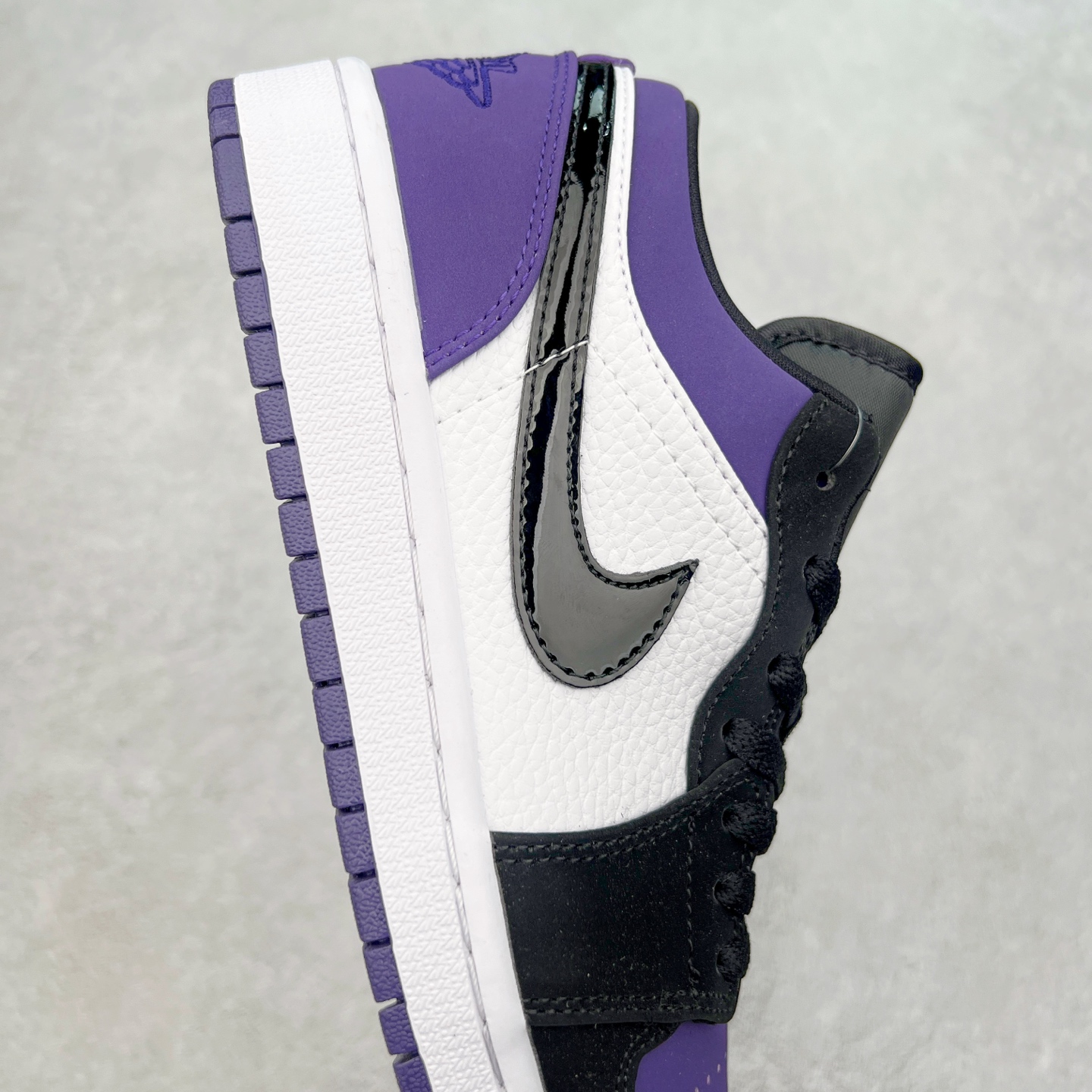 图片[6]-＃福利特价 Air Jordan AJ1 Low 低帮系列 百分百全新货品 零氧化发霉 给足利润空间操作 超乎所想的高性价比 原装楦头纸板开发 完美鞋型 超高清洁度 鞋型不臃肿别扭 原厂内置全掌气垫 A模大底 鞋舌AJ原厂专用牛津布 AJ专用反口珍珠布 原厂无杂质高弹内里海棉 特殊封边弹力鞋带 原鞋开模 拒绝公底 购置公司同步原材料 都有细节原汁原味 忠于原版 尺码：36 36.5 37.5 38 38.5 39 40 40.5 41 42 42.5 43 44 44.5 45 46-选品中心