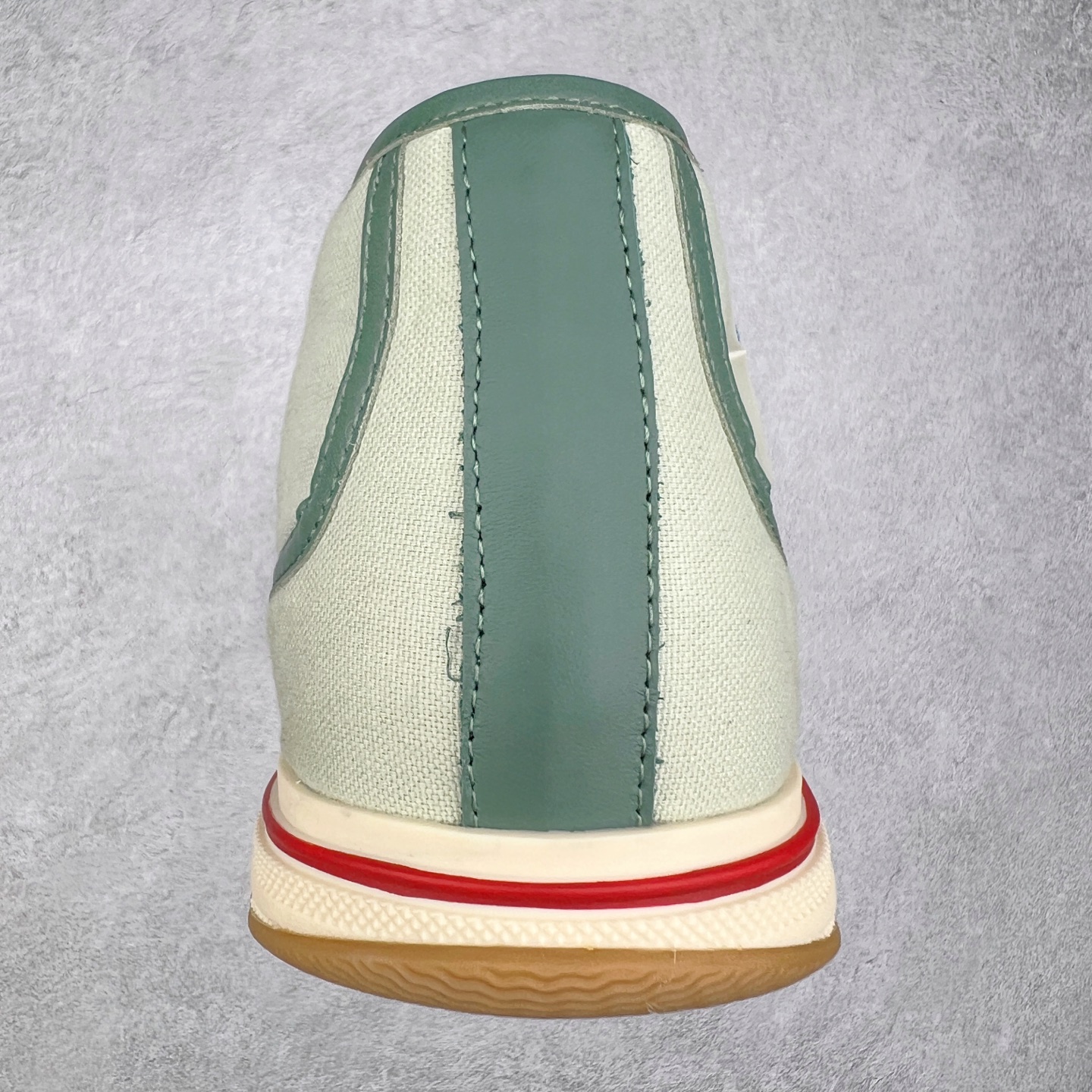 图片[8]-小红书爆款 BOTTEGA VENETA BV25ss 新款复古Eliot运动鞋上市即封神! BV全新的 Eliot 以复古篮球鞋为设计灵感，童趣 的色彩焕发青春活力!男女同款，可以做情侣鞋穿着哦整个鞋子透气舒适，帆布鞋面自重轻盈，鞋帮拼接处以柔软奢华的羊皮镶嵌包裹每只鞋边的红线均为手工绘画，更具品味与态度喔! 尺码：35 36 37 38 39 40-选品中心