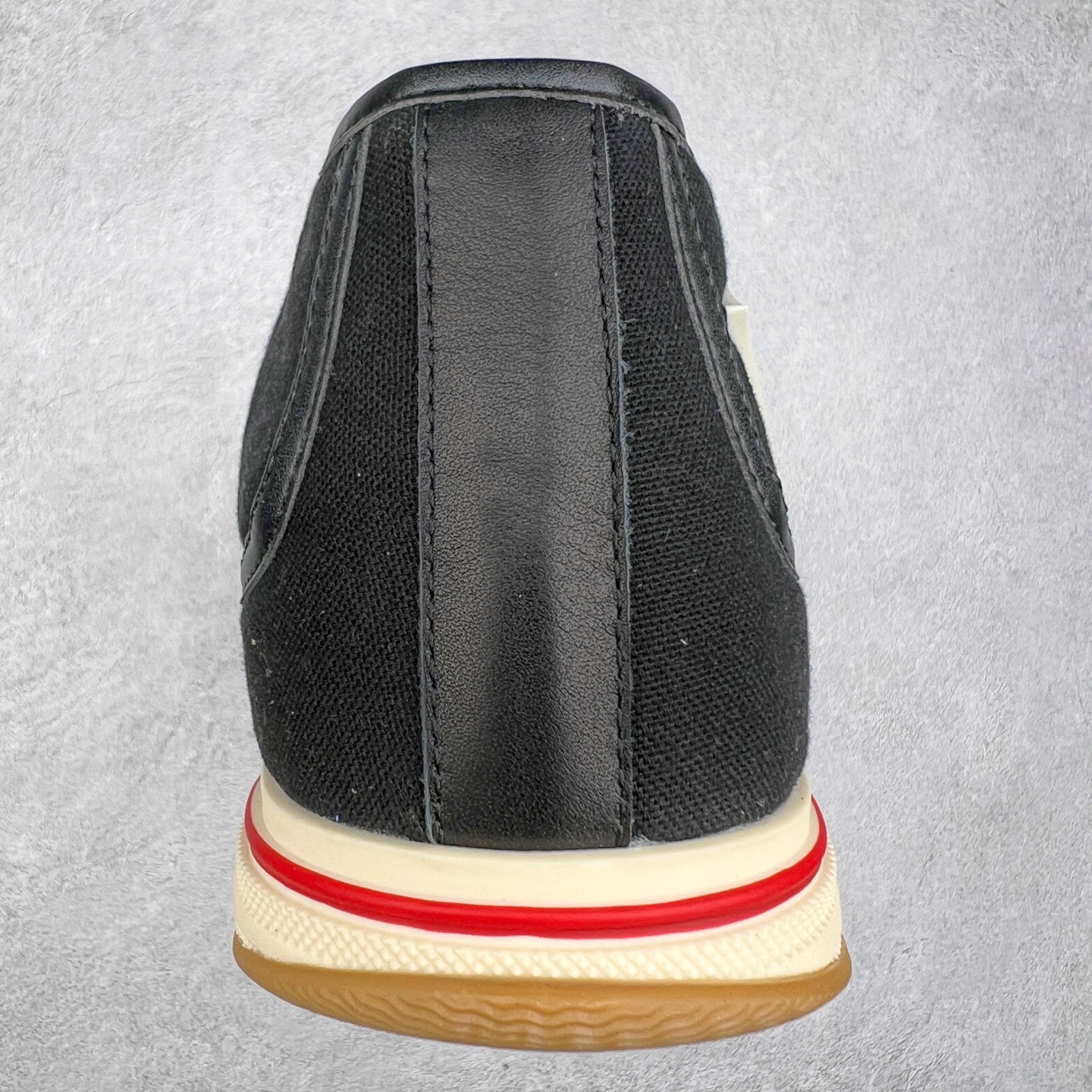 图片[8]-小红书爆款 BOTTEGA VENETA BV25ss 新款复古Eliot运动鞋上市即封神! BV全新的 Eliot 以复古篮球鞋为设计灵感，童趣 的色彩焕发青春活力!男女同款，可以做情侣鞋穿着哦整个鞋子透气舒适，帆布鞋面自重轻盈，鞋帮拼接处以柔软奢华的羊皮镶嵌包裹每只鞋边的红线均为手工绘画，更具品味与态度喔! 尺码：35 36 37 38 39 40-选品中心