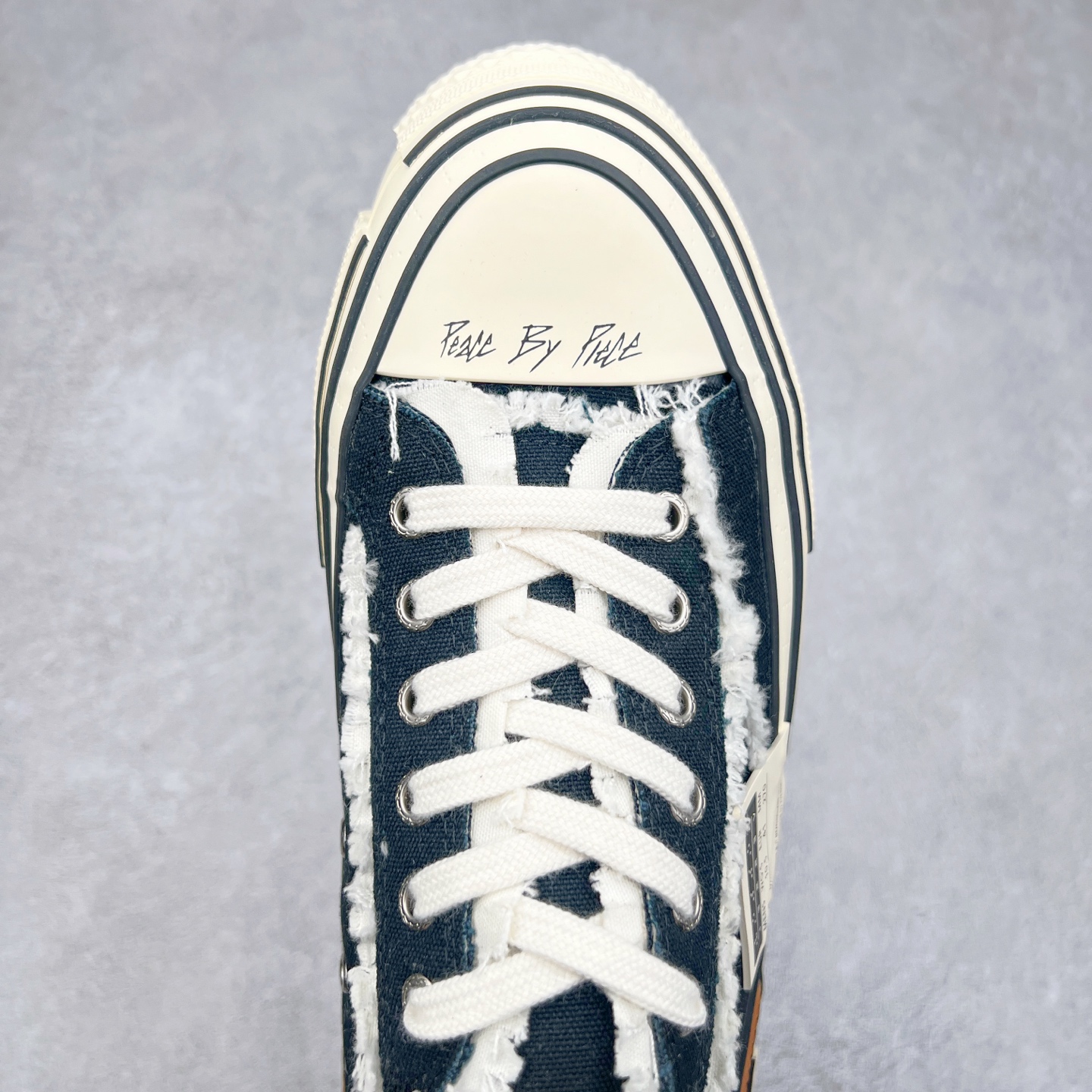 图片[4]-＃纯原 xVESSEL G.O.P. Low 全硫化乞丐鞋 吴建豪主理品牌 解构重叠厚底软木低帮硫化板鞋 全配色原鞋开发 支持对比 细节 工艺 等.. 当前市售最高版本 正确半贴合鞋标工艺 正确鞋头上翘整体楦型 原厂12蛊司厚实舒适帆布面料 面料工序需要通过三次水洗 散落自然杂乱流苏做旧复古效果 支持NFC网页编码识别 升级厚实软木塞内底 纯手工贴合多重围条硫化工艺 原鞋包装 原鞋代码鞋标完全一致 市面顶级毒盒版本 工艺细节 全网络能覆盖到的地方最强 至今无别的工厂能超越的品质 尺码：35 36 37 38 39 40 41 42 43 44 45-选品中心