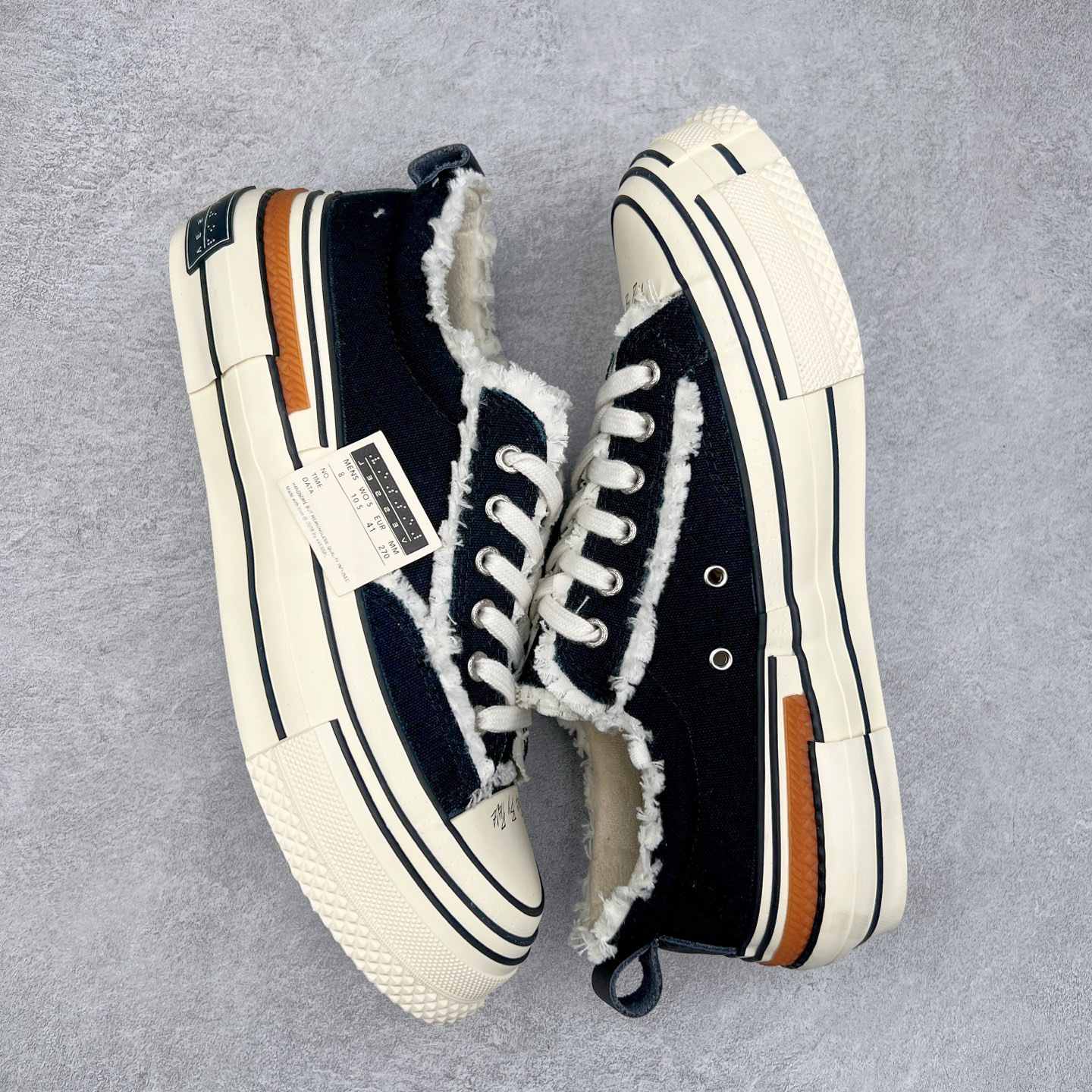 图片[3]-＃纯原 xVESSEL G.O.P. Low 全硫化乞丐鞋 吴建豪主理品牌 解构重叠厚底软木低帮硫化板鞋 全配色原鞋开发 支持对比 细节 工艺 等.. 当前市售最高版本 正确半贴合鞋标工艺 正确鞋头上翘整体楦型 原厂12蛊司厚实舒适帆布面料 面料工序需要通过三次水洗 散落自然杂乱流苏做旧复古效果 支持NFC网页编码识别 升级厚实软木塞内底 纯手工贴合多重围条硫化工艺 原鞋包装 原鞋代码鞋标完全一致 市面顶级毒盒版本 工艺细节 全网络能覆盖到的地方最强 至今无别的工厂能超越的品质 尺码：35 36 37 38 39 40 41 42 43 44 45-选品中心