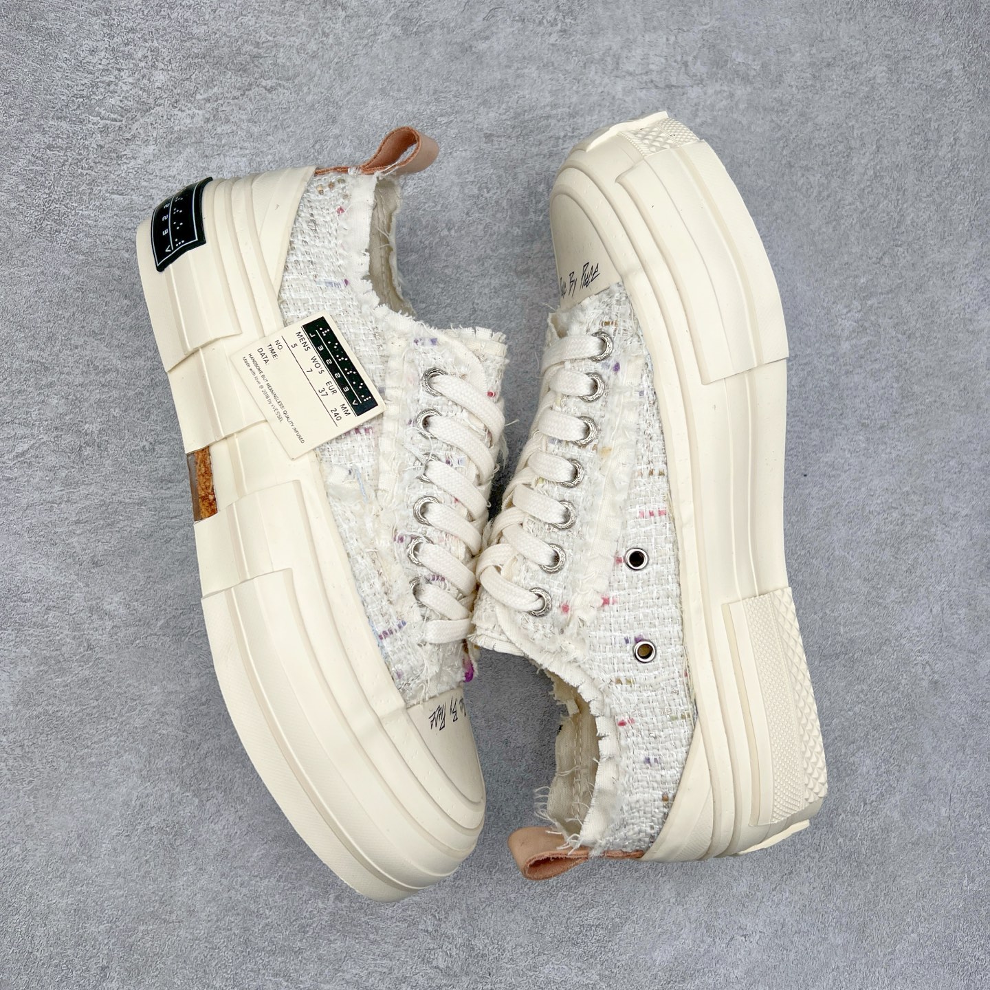 图片[3]-＃纯原 xVESSEL G.O.P. Low 全硫化乞丐鞋 吴建豪主理品牌 解构重叠厚底软木低帮硫化板鞋 全配色原鞋开发 支持对比 细节 工艺 等.. 当前市售最高版本 正确半贴合鞋标工艺 正确鞋头上翘整体楦型 原厂12蛊司厚实舒适帆布面料 面料工序需要通过三次水洗 散落自然杂乱流苏做旧复古效果 支持NFC网页编码识别 升级厚实软木塞内底 纯手工贴合多重围条硫化工艺 原鞋包装 原鞋代码鞋标完全一致 市面顶级毒盒版本 工艺细节 全网络能覆盖到的地方最强 至今无别的工厂能超越的品质 尺码：35 36 37 38 39 40 41 42 43 44 45-选品中心