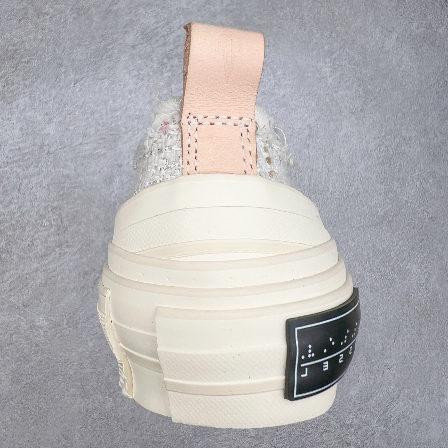 图片[8]-＃纯原 xVESSEL G.O.P. Low 全硫化乞丐鞋 吴建豪主理品牌 解构重叠厚底软木低帮硫化板鞋 全配色原鞋开发 支持对比 细节 工艺 等.. 当前市售最高版本 正确半贴合鞋标工艺 正确鞋头上翘整体楦型 原厂12蛊司厚实舒适帆布面料 面料工序需要通过三次水洗 散落自然杂乱流苏做旧复古效果 支持NFC网页编码识别 升级厚实软木塞内底 纯手工贴合多重围条硫化工艺 原鞋包装 原鞋代码鞋标完全一致 市面顶级毒盒版本 工艺细节 全网络能覆盖到的地方最强 至今无别的工厂能超越的品质 尺码：35 36 37 38 39 40 41 42 43 44 45-选品中心