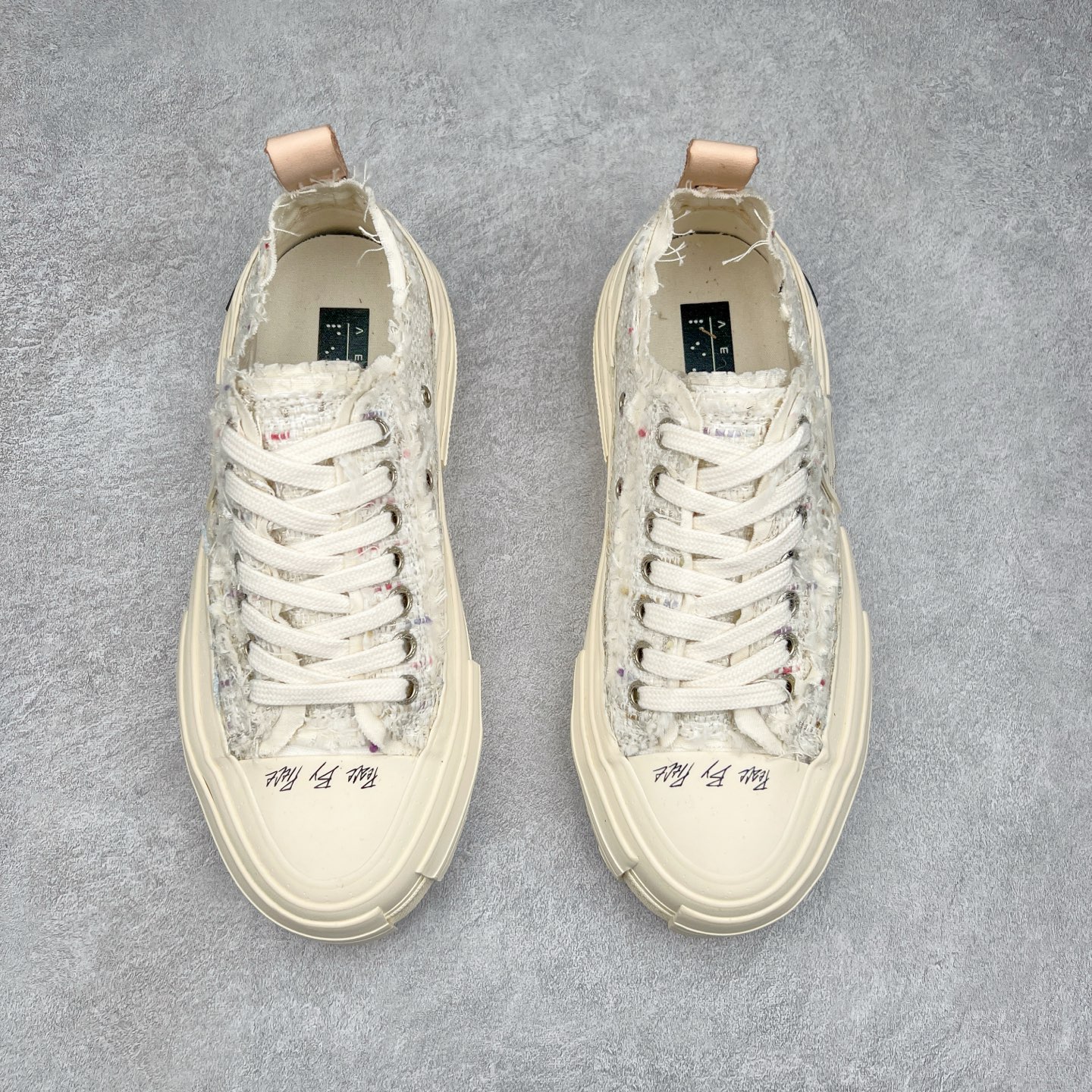 图片[2]-＃纯原 xVESSEL G.O.P. Low 全硫化乞丐鞋 吴建豪主理品牌 解构重叠厚底软木低帮硫化板鞋 全配色原鞋开发 支持对比 细节 工艺 等.. 当前市售最高版本 正确半贴合鞋标工艺 正确鞋头上翘整体楦型 原厂12蛊司厚实舒适帆布面料 面料工序需要通过三次水洗 散落自然杂乱流苏做旧复古效果 支持NFC网页编码识别 升级厚实软木塞内底 纯手工贴合多重围条硫化工艺 原鞋包装 原鞋代码鞋标完全一致 市面顶级毒盒版本 工艺细节 全网络能覆盖到的地方最强 至今无别的工厂能超越的品质 尺码：35 36 37 38 39 40 41 42 43 44 45-选品中心