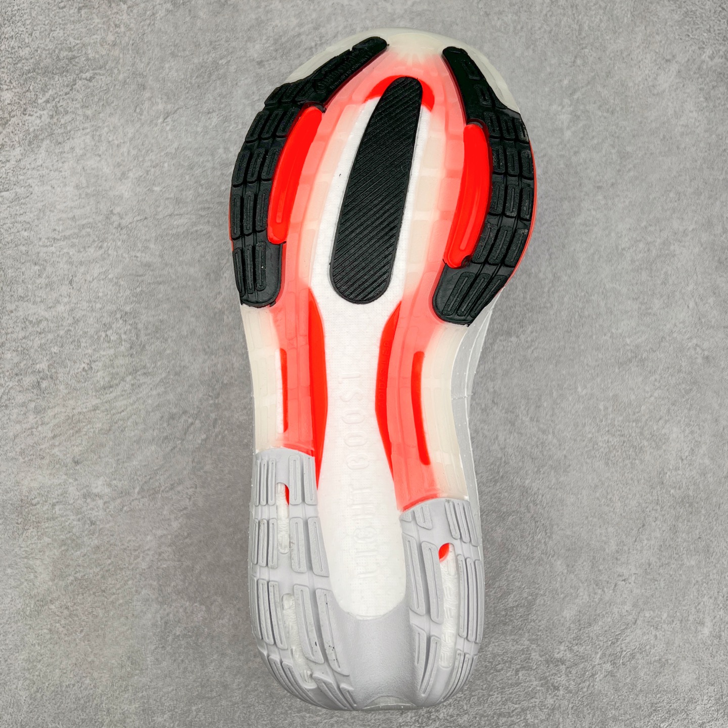 图片[9]-＃纯原福利 AD Ultra Boost Light UB2023系列低帮袜套式针织透气缓震休闲运动慢跑鞋 历经10年不断创新以科技重塑跑步推出全新超轻新科技跑鞋 力求为跑步添活力 搭载LIGHT BOOST中底的新鲜演绎 无论节奏快慢、距离长短 伴你活力畅跑 延续了该系列的设计语言 采用分区编织鞋面 鞋头处网眼孔洞更大 提升透气性 一体式鞋舌 避免运动中出现偏移 实现鞋脚一体性 鞋侧 TPU 材质 有效提供支撑性 镂空的设计 同时减轻整体重量 最明显的则是中底部分 不仅是厚度夸张 大家最熟悉的 Boost 材质终于迎来升级 减重 30% 带来更轻量化的上脚感受 尺码：36 36.5 37 38 38.5 39 40 40.5 41 42 42.5 43 44 44.5 45-选品中心