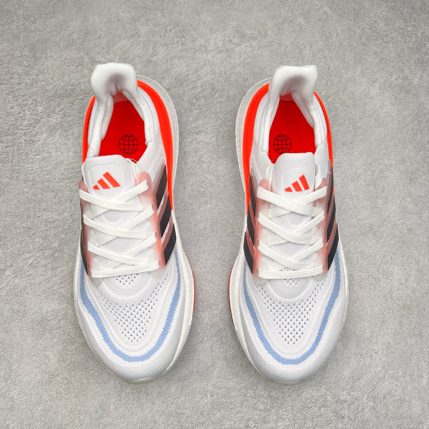 图片[2]-＃纯原福利 AD Ultra Boost Light UB2023系列低帮袜套式针织透气缓震休闲运动慢跑鞋 历经10年不断创新以科技重塑跑步推出全新超轻新科技跑鞋 力求为跑步添活力 搭载LIGHT BOOST中底的新鲜演绎 无论节奏快慢、距离长短 伴你活力畅跑 延续了该系列的设计语言 采用分区编织鞋面 鞋头处网眼孔洞更大 提升透气性 一体式鞋舌 避免运动中出现偏移 实现鞋脚一体性 鞋侧 TPU 材质 有效提供支撑性 镂空的设计 同时减轻整体重量 最明显的则是中底部分 不仅是厚度夸张 大家最熟悉的 Boost 材质终于迎来升级 减重 30% 带来更轻量化的上脚感受 尺码：36 36.5 37 38 38.5 39 40 40.5 41 42 42.5 43 44 44.5 45-选品中心