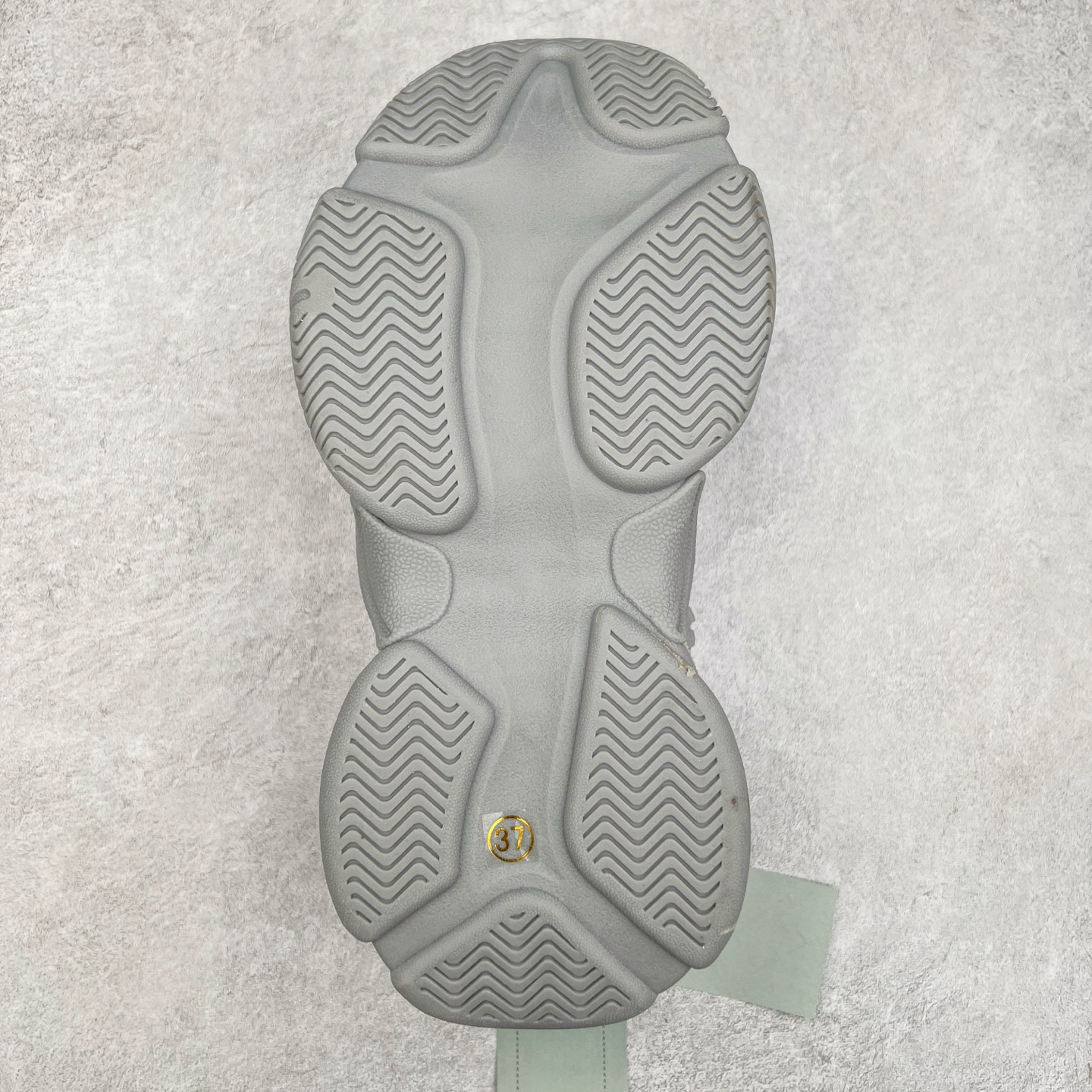 图片[9]-GG-CC时尚休闲松糕鞋厚底增高老爹鞋系列 广东大厂出品 完美细节 25ss春季新款厚底增高 大长腿 时髦look轻松定格 不费力展现率性氛围 高档银盒 酷帅机能风不规则设计大底 轻便舒适百搭 GGcc厚底增高简直就是小个子的快乐! 不管怎么搭都好看~ 尺码：35 36 37 38 39 40-选品中心