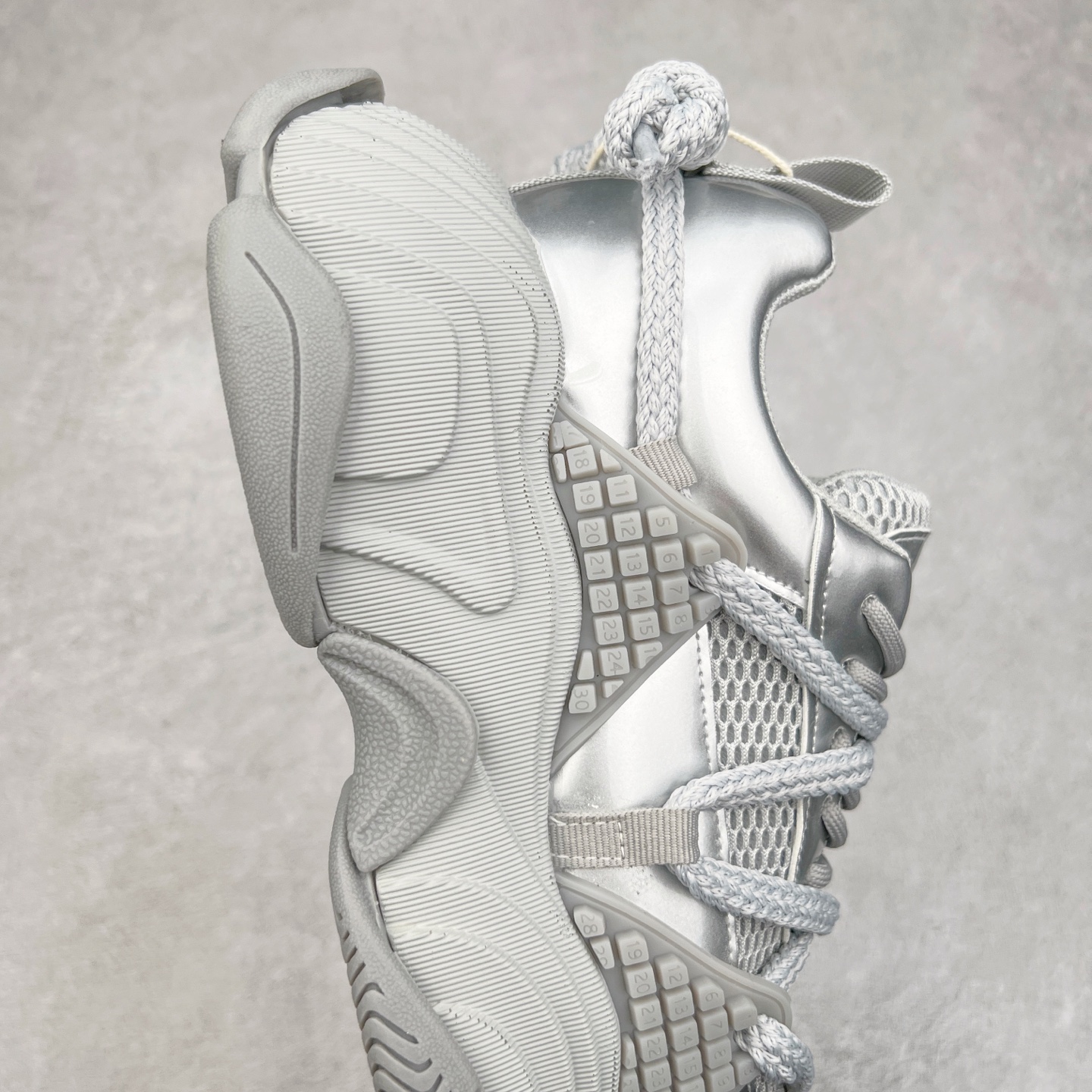 图片[6]-GG-CC时尚休闲松糕鞋厚底增高老爹鞋系列 广东大厂出品 完美细节 25ss春季新款厚底增高 大长腿 时髦look轻松定格 不费力展现率性氛围 高档银盒 酷帅机能风不规则设计大底 轻便舒适百搭 GGcc厚底增高简直就是小个子的快乐! 不管怎么搭都好看~ 尺码：35 36 37 38 39 40-选品中心