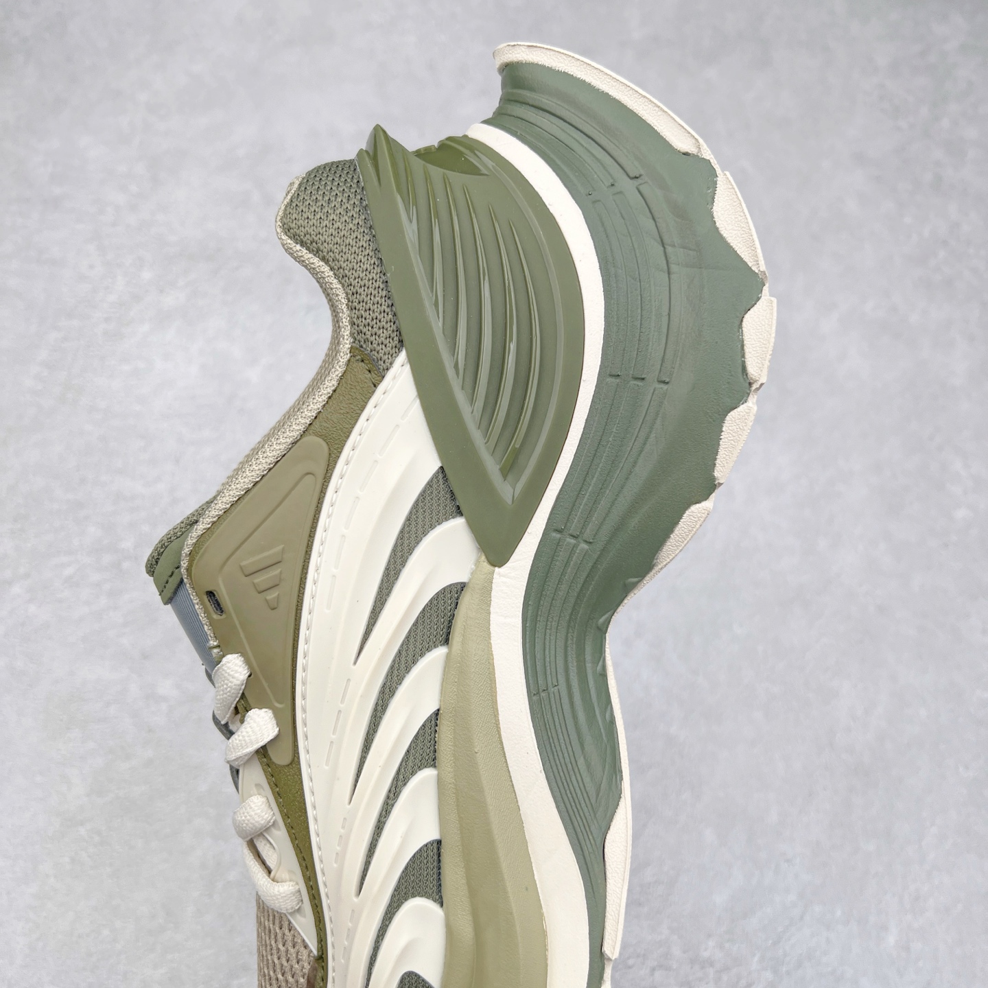 图片[7]-AD XLG MTW系列 舒适百搭防滑耐磨低帮跑步鞋老爹鞋 JR6389 鞋面采用贯穿式银条 完整的线条流畅度带来充分的视觉享受 鞋舌若隐若现的LOGO充满神秘感 夸张的鞋后跟幅度设计 线条感延伸至后跟标志三条杆彰显adidas调性 中底采用LIGHT STRIKE科技 在满足穿搭属性的同时提供舒适的脚感 完整的流线型设计语言 从鞋面贯穿到鞋底以及鞋花纹路 颜值与实力兼具 秀场与日常皆融 未来已来 让我们继续期待 实拍调校N版已经零色差零失真 百分百还原实物色彩所见即所得 不存在货不对板色差等低级问题 选购参考实物拍摄 不混卖不参货 只用心做好货严格选品 承诺混一赔十 尺码：36 36.5 37.5 38 38.5 39 40 40.5 41 42 42.5 43 44 44.5 45-选品中心