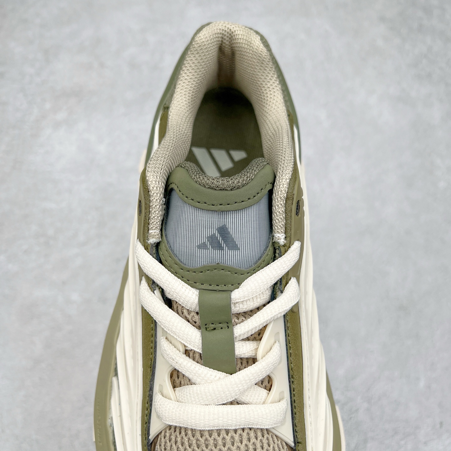 图片[5]-AD XLG MTW系列 舒适百搭防滑耐磨低帮跑步鞋老爹鞋 JR6389 鞋面采用贯穿式银条 完整的线条流畅度带来充分的视觉享受 鞋舌若隐若现的LOGO充满神秘感 夸张的鞋后跟幅度设计 线条感延伸至后跟标志三条杆彰显adidas调性 中底采用LIGHT STRIKE科技 在满足穿搭属性的同时提供舒适的脚感 完整的流线型设计语言 从鞋面贯穿到鞋底以及鞋花纹路 颜值与实力兼具 秀场与日常皆融 未来已来 让我们继续期待 实拍调校N版已经零色差零失真 百分百还原实物色彩所见即所得 不存在货不对板色差等低级问题 选购参考实物拍摄 不混卖不参货 只用心做好货严格选品 承诺混一赔十 尺码：36 36.5 37.5 38 38.5 39 40 40.5 41 42 42.5 43 44 44.5 45-选品中心