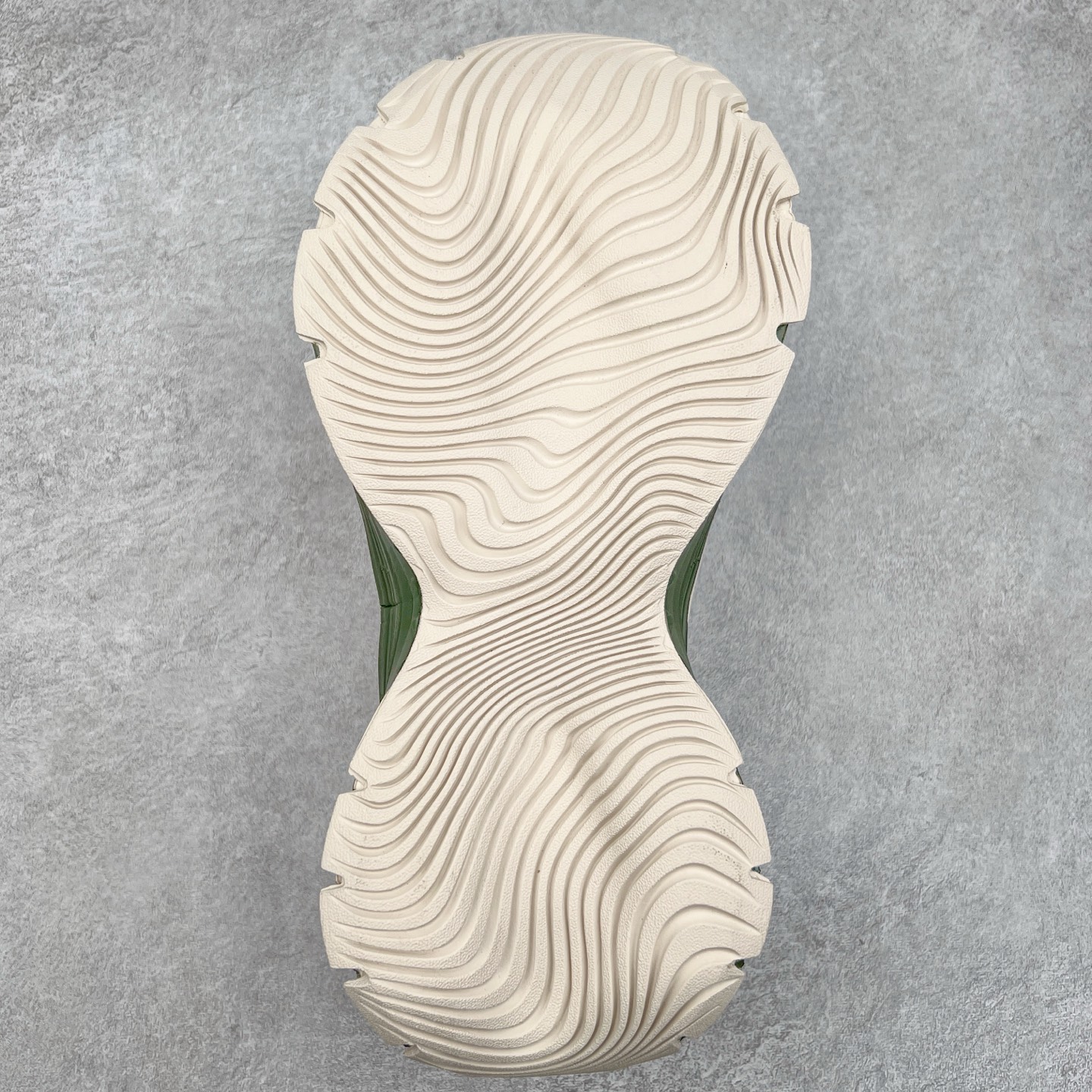 图片[9]-AD XLG MTW系列 舒适百搭防滑耐磨低帮跑步鞋老爹鞋 JR6389 鞋面采用贯穿式银条 完整的线条流畅度带来充分的视觉享受 鞋舌若隐若现的LOGO充满神秘感 夸张的鞋后跟幅度设计 线条感延伸至后跟标志三条杆彰显adidas调性 中底采用LIGHT STRIKE科技 在满足穿搭属性的同时提供舒适的脚感 完整的流线型设计语言 从鞋面贯穿到鞋底以及鞋花纹路 颜值与实力兼具 秀场与日常皆融 未来已来 让我们继续期待 实拍调校N版已经零色差零失真 百分百还原实物色彩所见即所得 不存在货不对板色差等低级问题 选购参考实物拍摄 不混卖不参货 只用心做好货严格选品 承诺混一赔十 尺码：36 36.5 37.5 38 38.5 39 40 40.5 41 42 42.5 43 44 44.5 45-选品中心