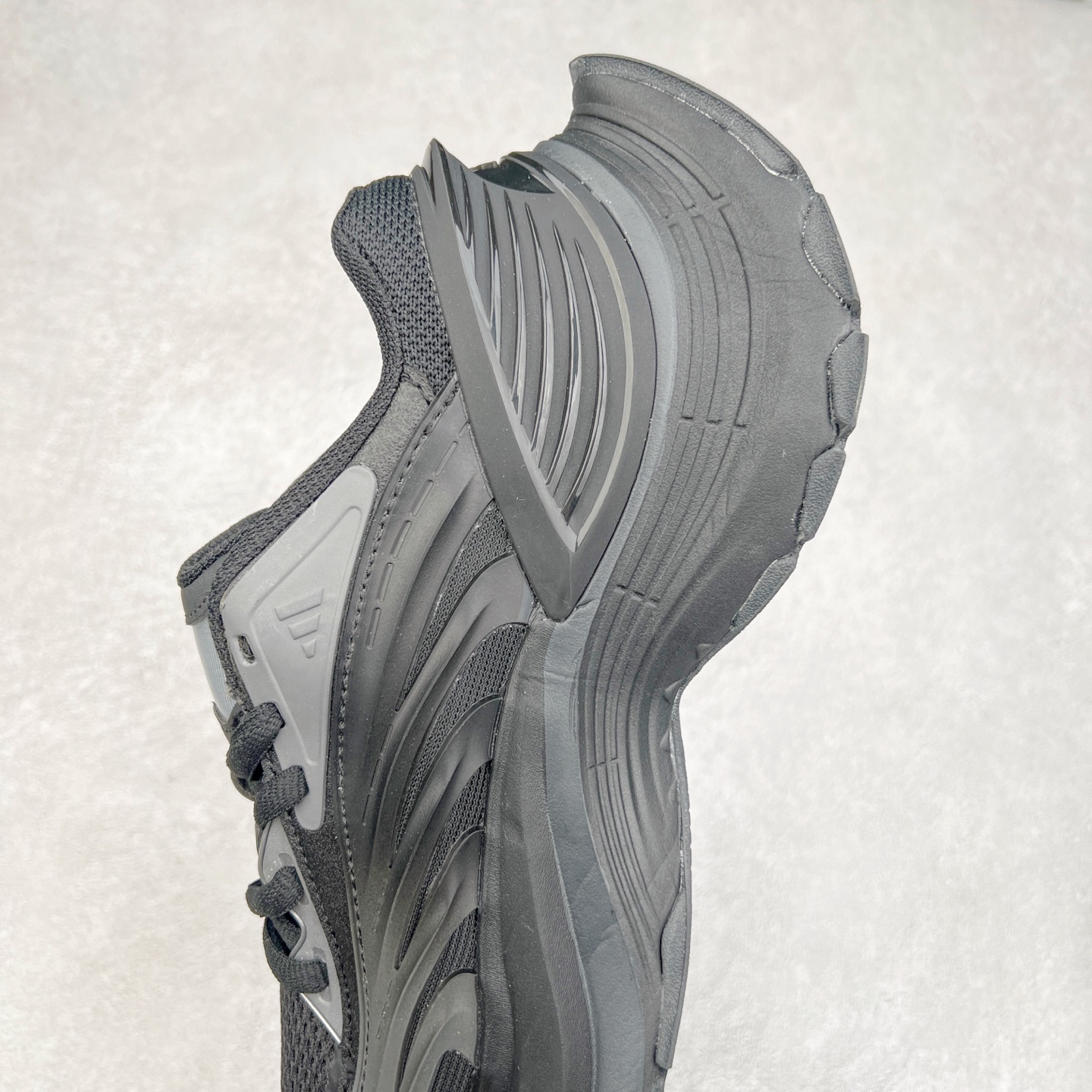 图片[7]-AD XLG MTW系列 舒适百搭防滑耐磨低帮跑步鞋老爹鞋 JR5383 鞋面采用贯穿式银条 完整的线条流畅度带来充分的视觉享受 鞋舌若隐若现的LOGO充满神秘感 夸张的鞋后跟幅度设计 线条感延伸至后跟标志三条杆彰显adidas调性 中底采用LIGHT STRIKE科技 在满足穿搭属性的同时提供舒适的脚感 完整的流线型设计语言 从鞋面贯穿到鞋底以及鞋花纹路 颜值与实力兼具 秀场与日常皆融 未来已来 让我们继续期待 实拍调校N版已经零色差零失真 百分百还原实物色彩所见即所得 不存在货不对板色差等低级问题 选购参考实物拍摄 不混卖不参货 只用心做好货严格选品 承诺混一赔十 尺码：36 36.5 37.5 38 38.5 39 40 40.5 41 42 42.5 43 44 44.5 45-选品中心