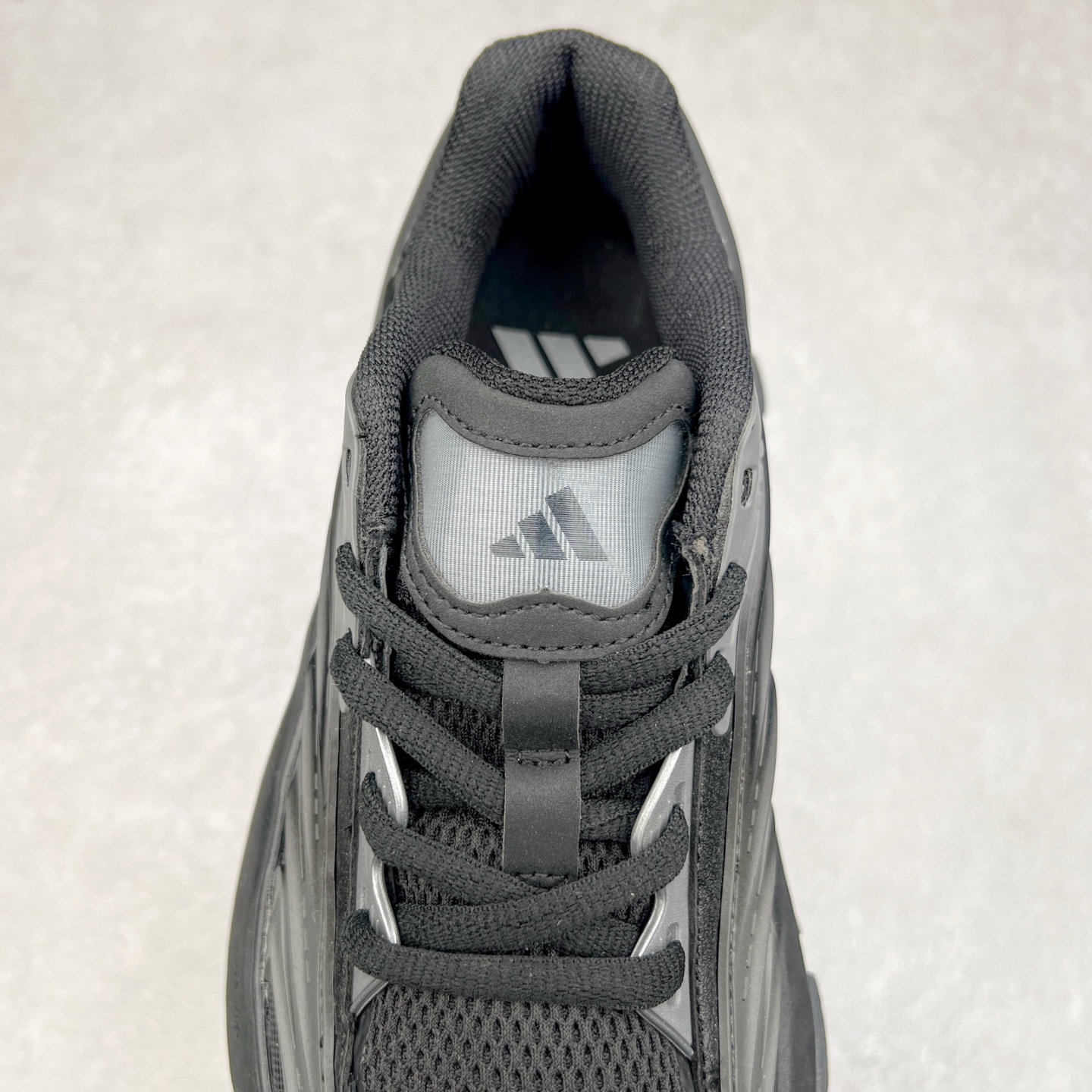 图片[5]-AD XLG MTW系列 舒适百搭防滑耐磨低帮跑步鞋老爹鞋 JR5383 鞋面采用贯穿式银条 完整的线条流畅度带来充分的视觉享受 鞋舌若隐若现的LOGO充满神秘感 夸张的鞋后跟幅度设计 线条感延伸至后跟标志三条杆彰显adidas调性 中底采用LIGHT STRIKE科技 在满足穿搭属性的同时提供舒适的脚感 完整的流线型设计语言 从鞋面贯穿到鞋底以及鞋花纹路 颜值与实力兼具 秀场与日常皆融 未来已来 让我们继续期待 实拍调校N版已经零色差零失真 百分百还原实物色彩所见即所得 不存在货不对板色差等低级问题 选购参考实物拍摄 不混卖不参货 只用心做好货严格选品 承诺混一赔十 尺码：36 36.5 37.5 38 38.5 39 40 40.5 41 42 42.5 43 44 44.5 45-选品中心