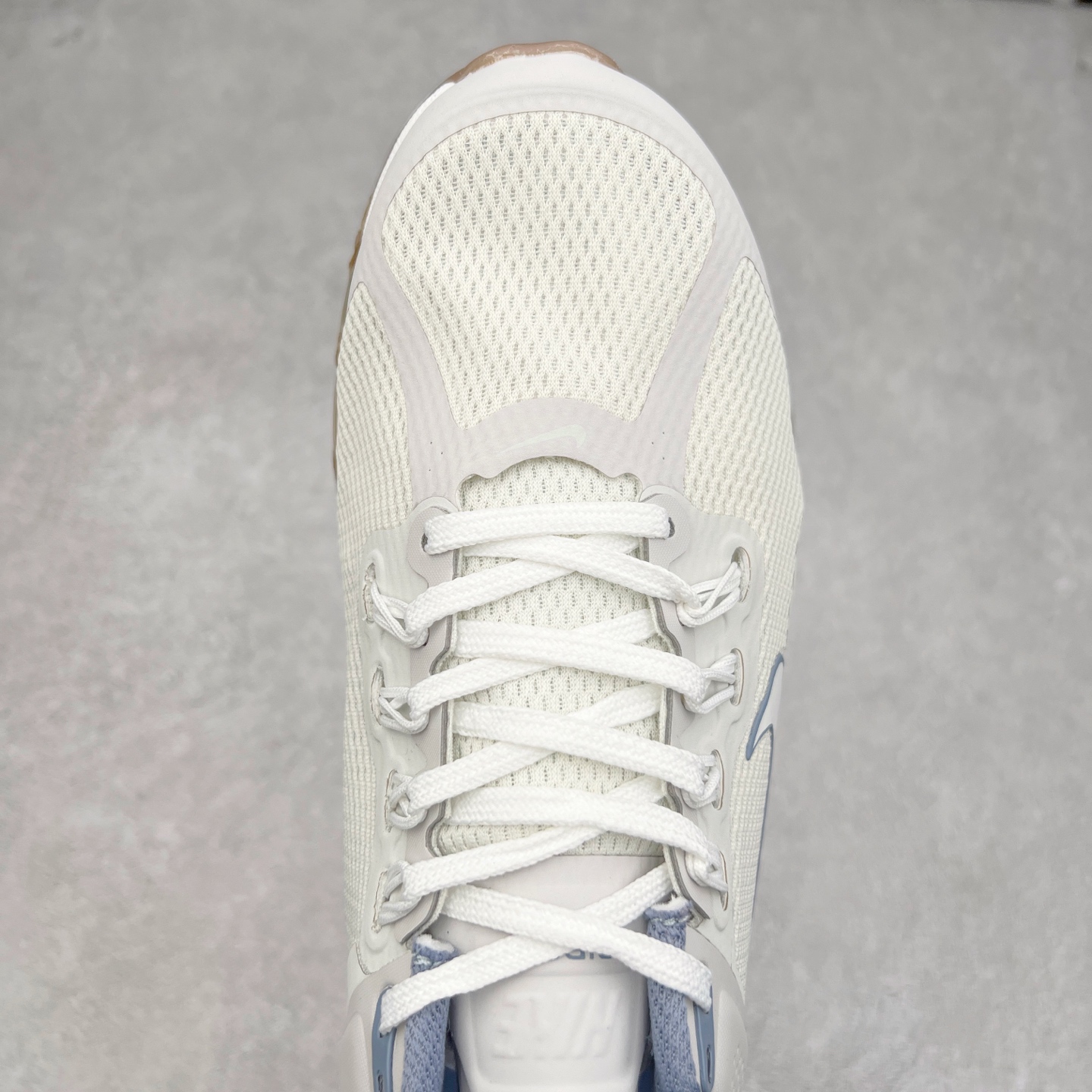 图片[4]-＃纯原 NK Air Max 2013 经典舒适时尚耐磨透气低帮气垫跑步鞋 HV4303-099 携时尚设计闪亮回归 出众有型 采用网眼布细节和运动风无缝覆面 助你保持清爽感受 塑就焕新造型 经典 Flywire 设计搭配经典全掌型 Max Air 缓震配置 缔造出众舒适感和支撑效果实拍调校N版已经零色差零失真 百分百还原实物色彩所见即所得 不存在货不对板色差等低级问题 选购参考实物拍摄 不混卖不参货 只用心做好货严格选品 承诺混一赔十 尺码：35.5 36 36.5 37.5 38 38.5 39 40 40.5 41 42 42.5 43 44 44.5 45 46 46.5-选品中心