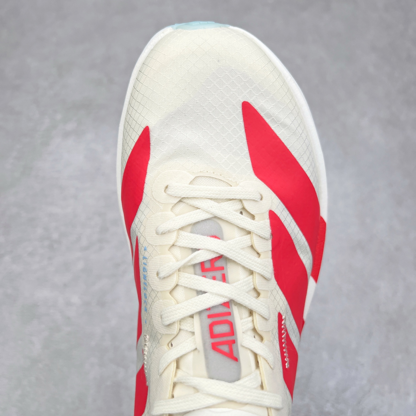 图片[4]-AD Adizero Adios Pro 4 马拉松竞速专业跑鞋 JR4542 CELERMESH针织网面非常轻薄 纤维间的缝隙很大 可以保证跑步时的透气、排汗效果 鞋舌直接与两侧的内衬和鞋底连接在一起 在跑步过程中不会被鞋舌的左右移动所困扰 在标准鞋带孔的基础上再拓宽一组鞋带孔 适合不同脚型的需求 突破性 EnergyRods 技术，有助于跑者实现更好的成绩 中底独特的LIGHTSTRIKE PRO泡棉材质 微弹感觉在跑步过程中给予了良好的支撑体验 对于顶级精英和高水平进阶跑者来说 ADIOS PRO是一双值得信赖的竞速比赛用鞋 尺码：36 36.5 37.5 38 38.5 39 40 40.5 41 42 42.5 43 44 44.5 45-选品中心