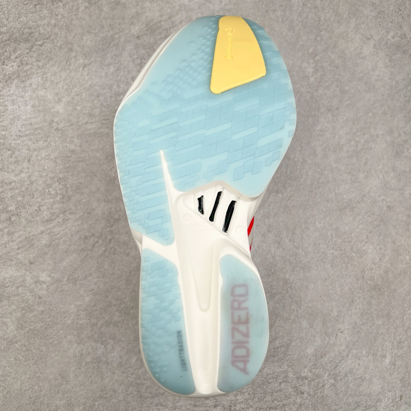 图片[9]-AD Adizero Adios Pro 4 马拉松竞速专业跑鞋 JR4542 CELERMESH针织网面非常轻薄 纤维间的缝隙很大 可以保证跑步时的透气、排汗效果 鞋舌直接与两侧的内衬和鞋底连接在一起 在跑步过程中不会被鞋舌的左右移动所困扰 在标准鞋带孔的基础上再拓宽一组鞋带孔 适合不同脚型的需求 突破性 EnergyRods 技术，有助于跑者实现更好的成绩 中底独特的LIGHTSTRIKE PRO泡棉材质 微弹感觉在跑步过程中给予了良好的支撑体验 对于顶级精英和高水平进阶跑者来说 ADIOS PRO是一双值得信赖的竞速比赛用鞋 尺码：36 36.5 37.5 38 38.5 39 40 40.5 41 42 42.5 43 44 44.5 45-选品中心