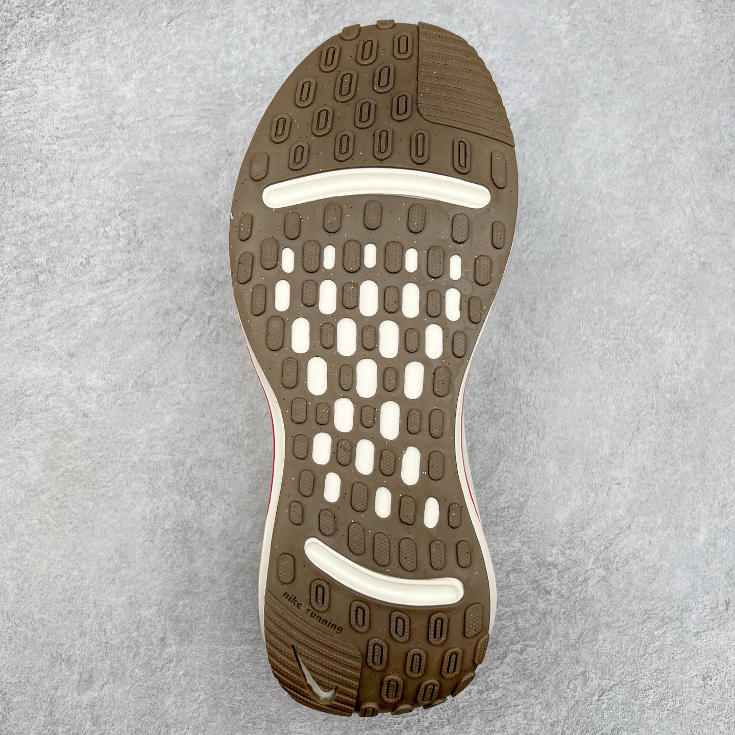 图片[9]-＃纯原福利 NK Journey Run 旅程慢跑系列低帮轻质缓震休闲运动公路跑步鞋 采用科技织法轻盈织物合成鞋面材质 搭载柔软厚实ComfiRide 泡绵缓震组合外置防滑耐磨橡胶底片 穿上 Journey Run 公路跑步鞋 尽情畅跑 享受每一步的风景 搭载柔软厚实的 ComfiRide 泡绵缓震配置 助你征服充满挑战的路面 大步流星 微笑前行 该鞋款舒适非凡 让你爱不释脚 尺码：35.5 36 36.5 37.5 38 38.5 39 40 40.5 41 42 42.5 43 44 44.5 45-选品中心