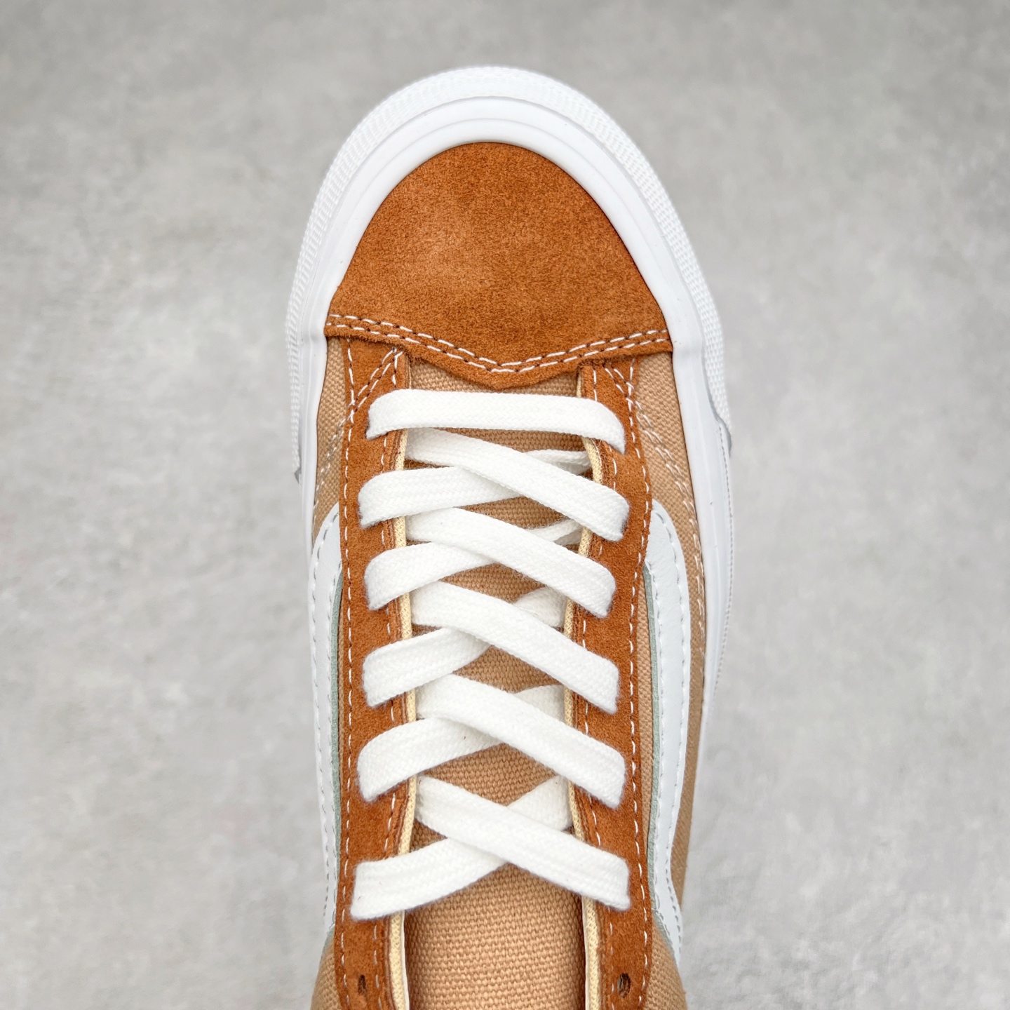 图片[4]-Vans Old Skool LX 36VT 脏橘 范斯官方 防滑耐磨复古休闲板鞋 鞋身棕橘色牛仔布和麂皮拼接 经典Style 36 鞋型增强复古属性 从鞋型和贴合度方面重塑鞋款 全皮压纹材质质感拉满 缓震活动鞋垫使脚感更舒适 货号：VN000D57TBR 尺码：36 36.5 37 38 38.5 39 40 40.5 41 42 42.5 43 44-选品中心