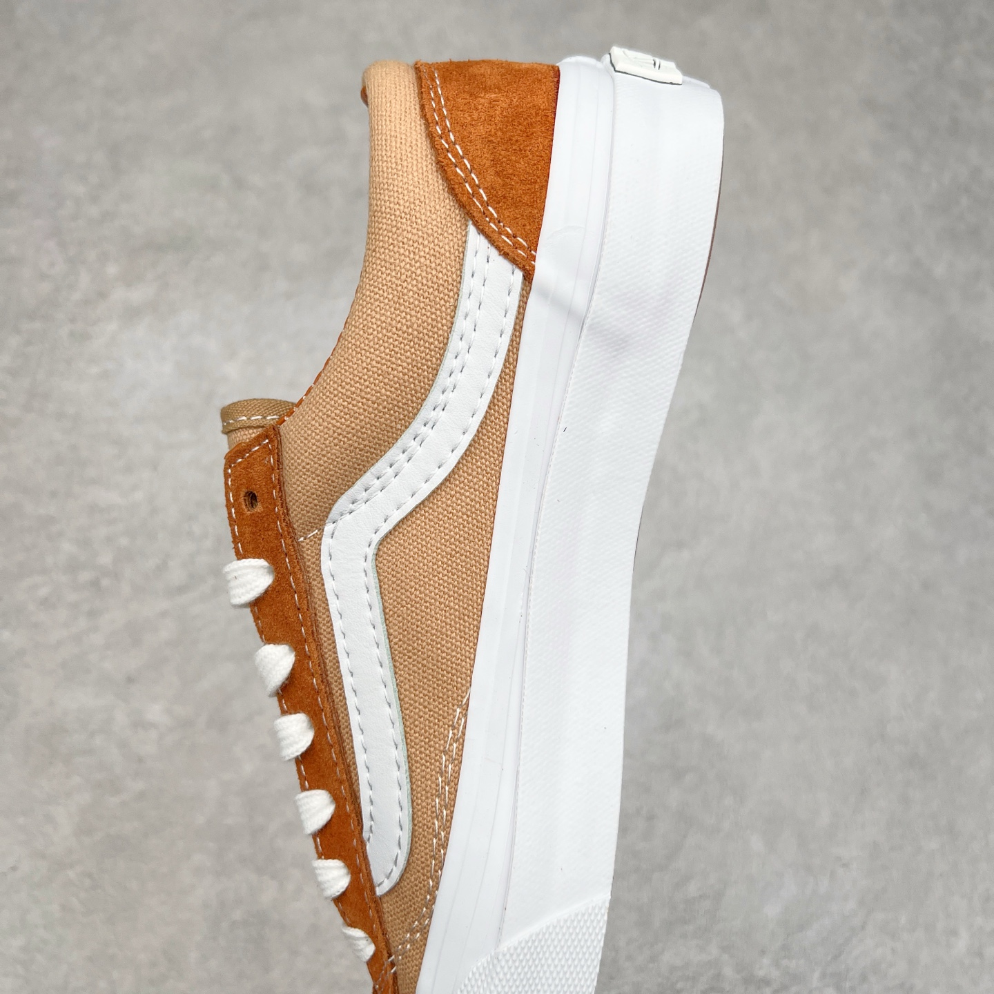 图片[7]-Vans Old Skool LX 36VT 脏橘 范斯官方 防滑耐磨复古休闲板鞋 鞋身棕橘色牛仔布和麂皮拼接 经典Style 36 鞋型增强复古属性 从鞋型和贴合度方面重塑鞋款 全皮压纹材质质感拉满 缓震活动鞋垫使脚感更舒适 货号：VN000D57TBR 尺码：36 36.5 37 38 38.5 39 40 40.5 41 42 42.5 43 44-选品中心