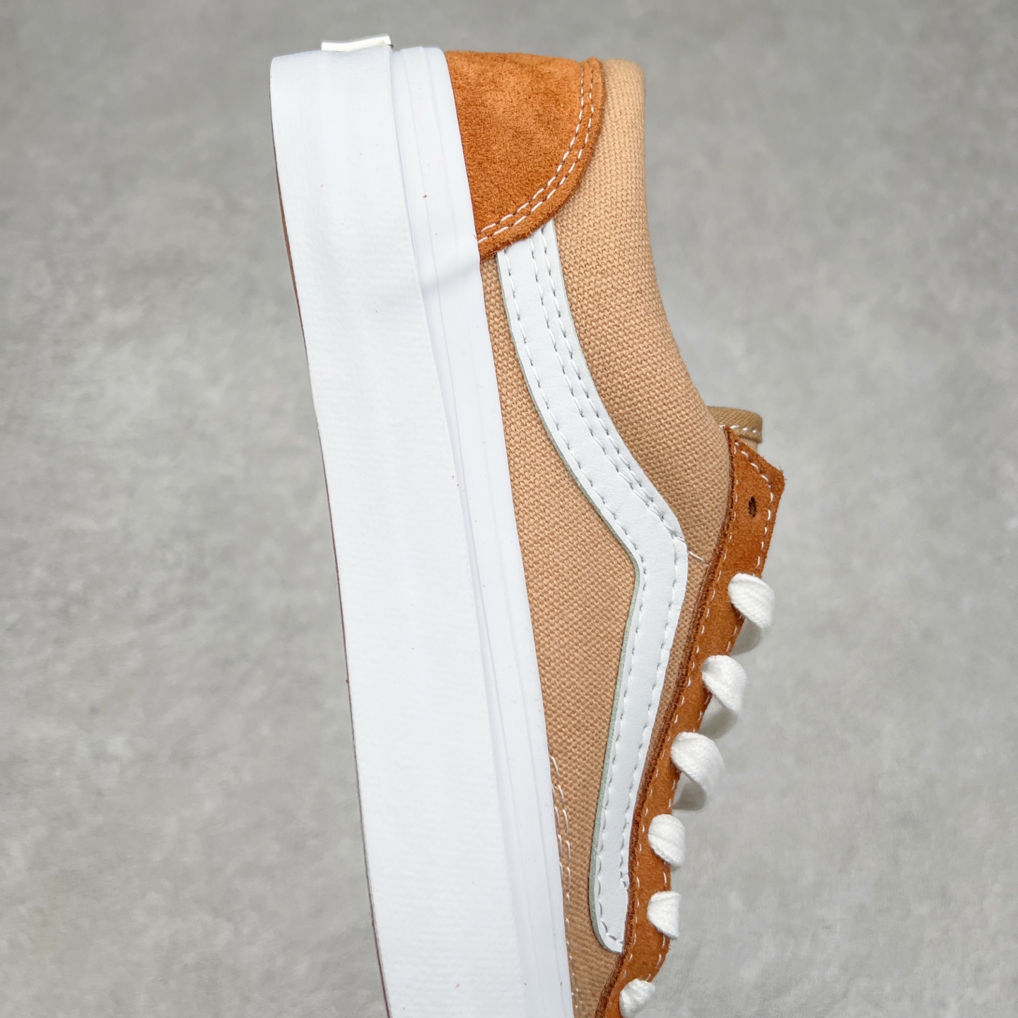 图片[6]-Vans Old Skool LX 36VT 脏橘 范斯官方 防滑耐磨复古休闲板鞋 鞋身棕橘色牛仔布和麂皮拼接 经典Style 36 鞋型增强复古属性 从鞋型和贴合度方面重塑鞋款 全皮压纹材质质感拉满 缓震活动鞋垫使脚感更舒适 货号：VN000D57TBR 尺码：36 36.5 37 38 38.5 39 40 40.5 41 42 42.5 43 44-选品中心