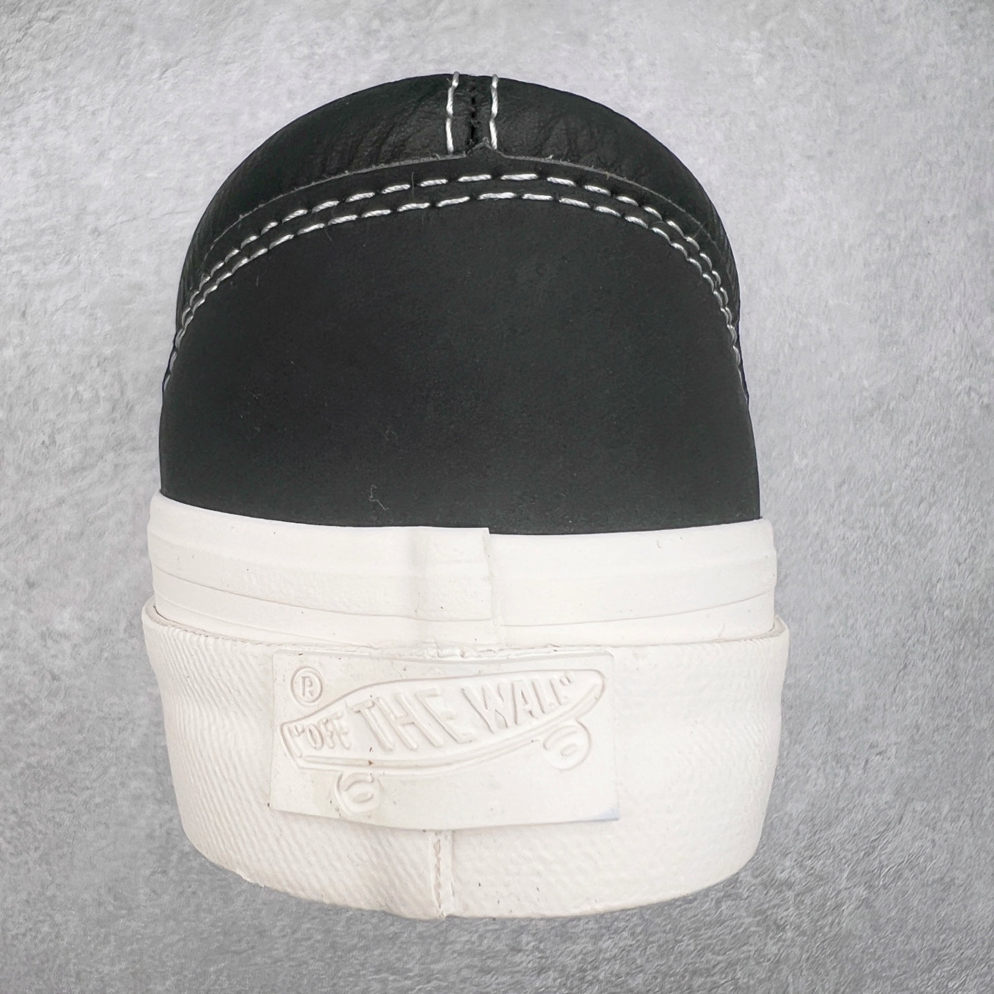 图片[8]-Vans Premium Old Skool 36 范斯官方 高端全皮质复古板鞋 经典Style 36 鞋型增强复古属性 从鞋型和贴合度方面重塑鞋款 全皮压纹材质质感拉满 缓震活动鞋垫使脚感更舒适 易搭配难出错 货号：VN000D57BLK1 尺码：36 36.5 37 38 38.5 39 40 40.5 41 42 42.5 43 44-选品中心