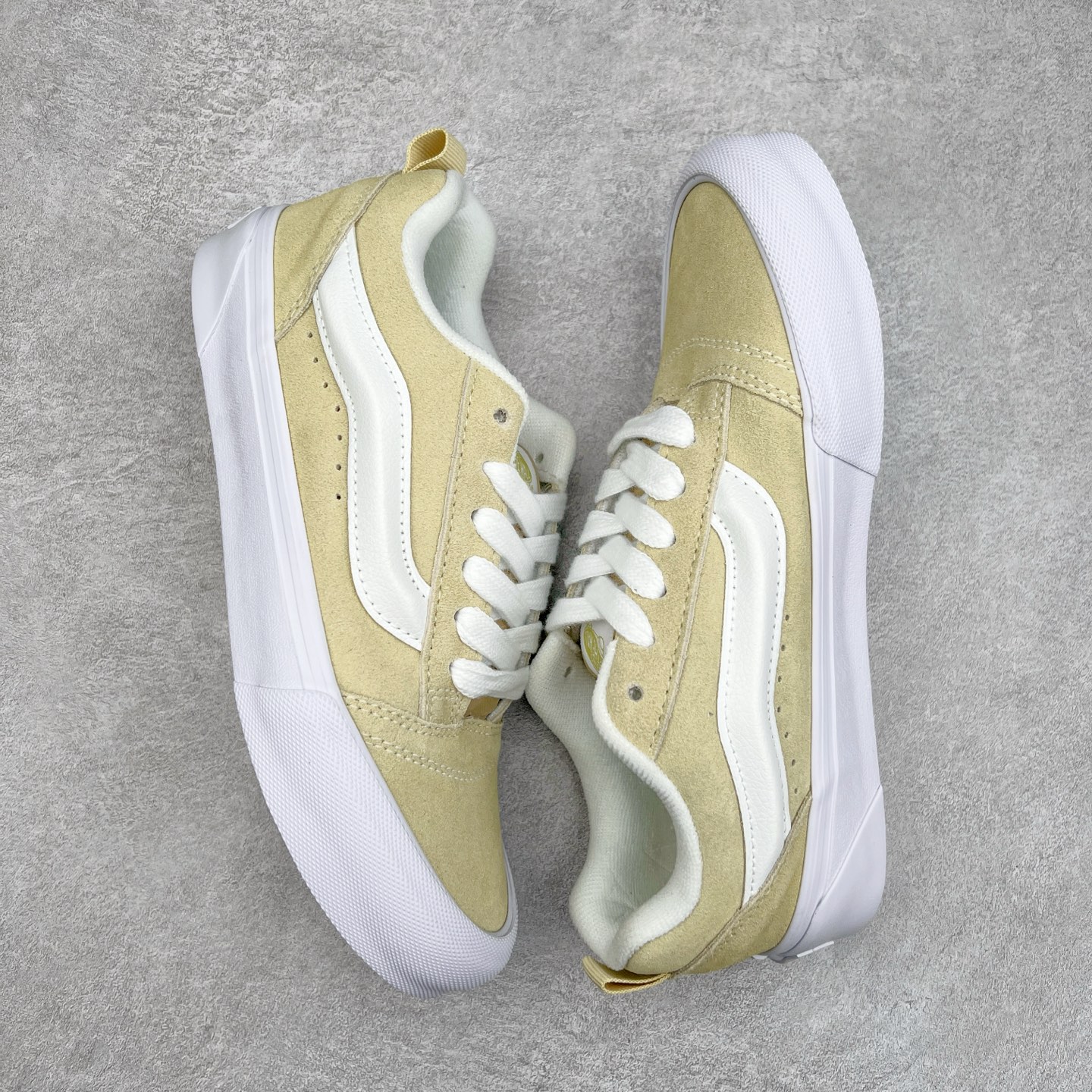 图片[3]-Vans Knu Skool 奶黄色 官方新款 复古休闲胖胖面包鞋 肥胖版大LOGO原版全皮猪八面料 尺码：35 36 36.5 37 38 38.5 39 40 40.5 41 42 42.5 43 44 工艺：硫化1：1（重量1：1、真标、原钢印、材质标、鞋型标、合格证）-选品中心