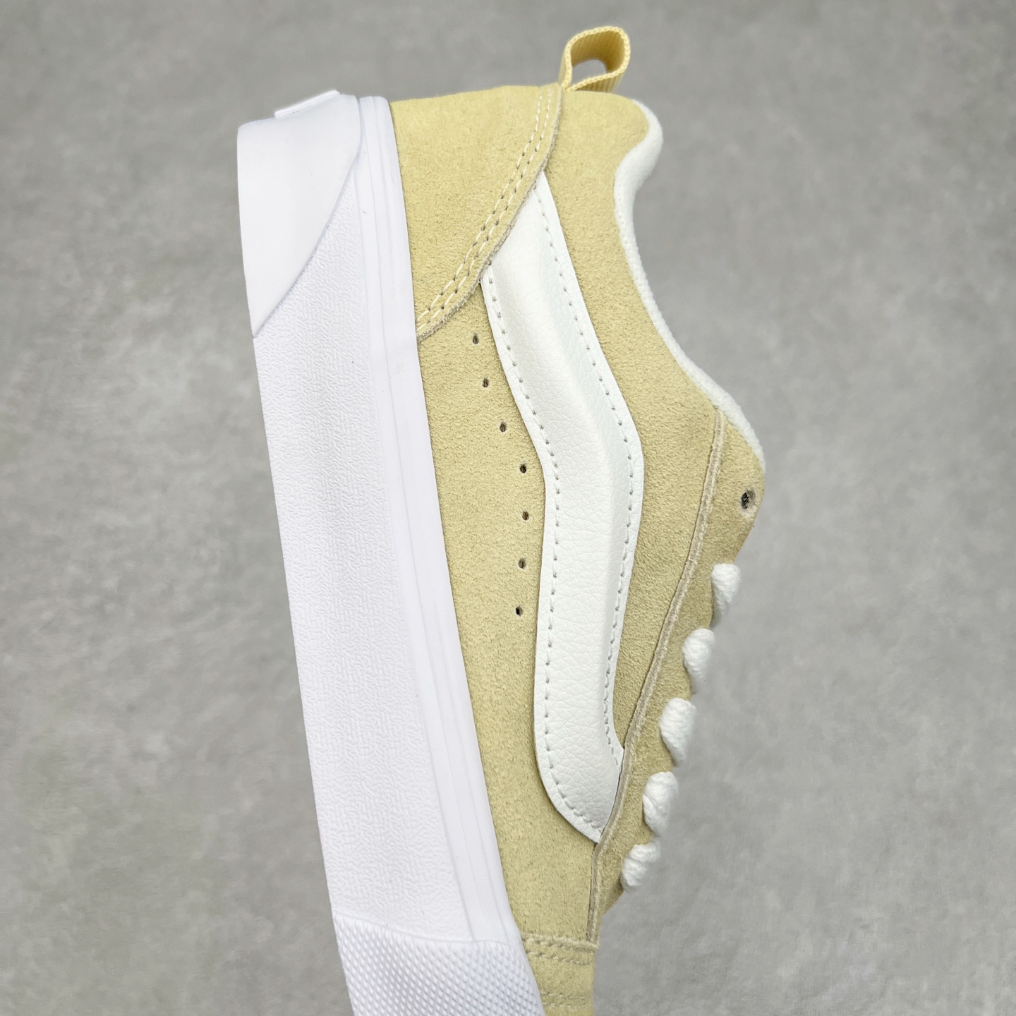 图片[6]-Vans Knu Skool 奶黄色 官方新款 复古休闲胖胖面包鞋 肥胖版大LOGO原版全皮猪八面料 尺码：35 36 36.5 37 38 38.5 39 40 40.5 41 42 42.5 43 44 工艺：硫化1：1（重量1：1、真标、原钢印、材质标、鞋型标、合格证）-选品中心