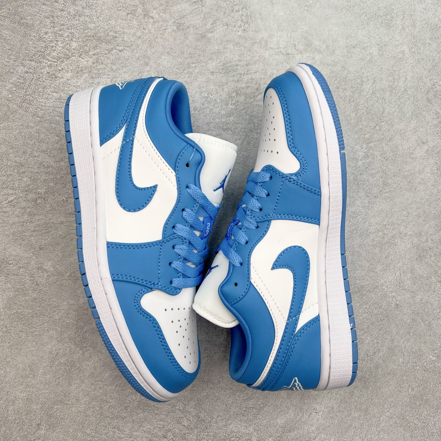图片[3]-＃福利特价 Air Jordan AJ1 Low 低帮系列 百分百全新货品 零氧化发霉 给足利润空间操作 超乎所想的高性价比 原装楦头纸板开发 完美鞋型 超高清洁度 鞋型不臃肿别扭 原厂内置全掌气垫 A模大底 鞋舌AJ原厂专用牛津布 AJ专用反口珍珠布 原厂无杂质高弹内里海棉 特殊封边弹力鞋带 原鞋开模 拒绝公底 购置公司同步原材料 都有细节原汁原味 忠于原版 尺码：36 36.5 37.5 38 38.5 39 40 40.5 41 42 42.5 43 44 44.5 45 46-选品中心