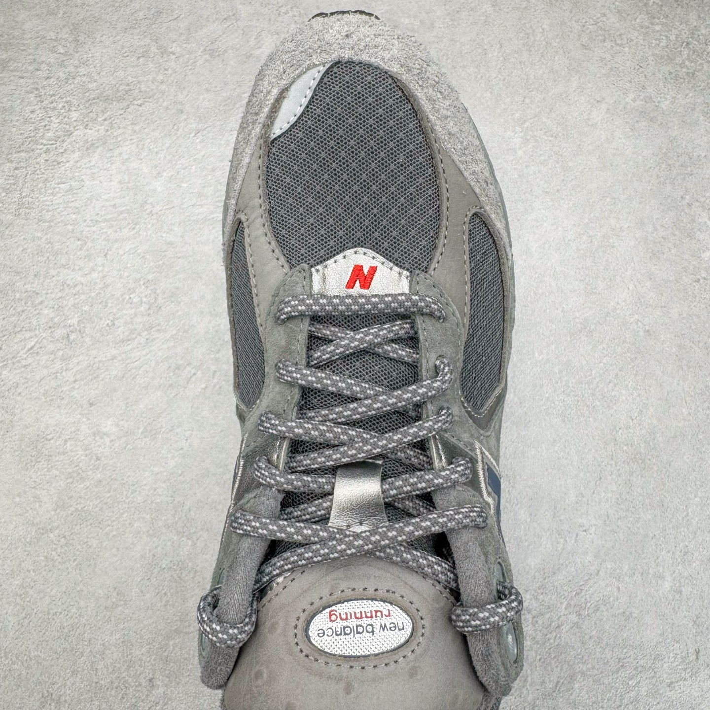 图片[4]-＃M纯原 New Balance M2002RHG NB新百伦潮流复古织物皮革减震防滑耐磨轻便低帮跑步鞋 元祖灰 原档数据独立私模大底 唯一正确六层组合大底 RB前软后硬 百分百还原原鞋脚感 基于市场现有版本全新升级调整 NB市场最强产物 全网最全配色加持 全套原楦原纸板原厂数据开发 全鞋电脑针车加持 原厂网布 原装进口头层翻毛皮料正确绒感卡色 正确中底拉帮中底网布细节 一比一手工擦旧效果 冲裁组合 匠心打造 耗时两个月开发完成 工艺极其复杂难度可想而知 高端零售专供产物 尺码：36 37 37.5 38 38.5 39.5 40 40.5 41.5 42 42.5 43 44 44.5 45 45.5 46.5 47-选品中心