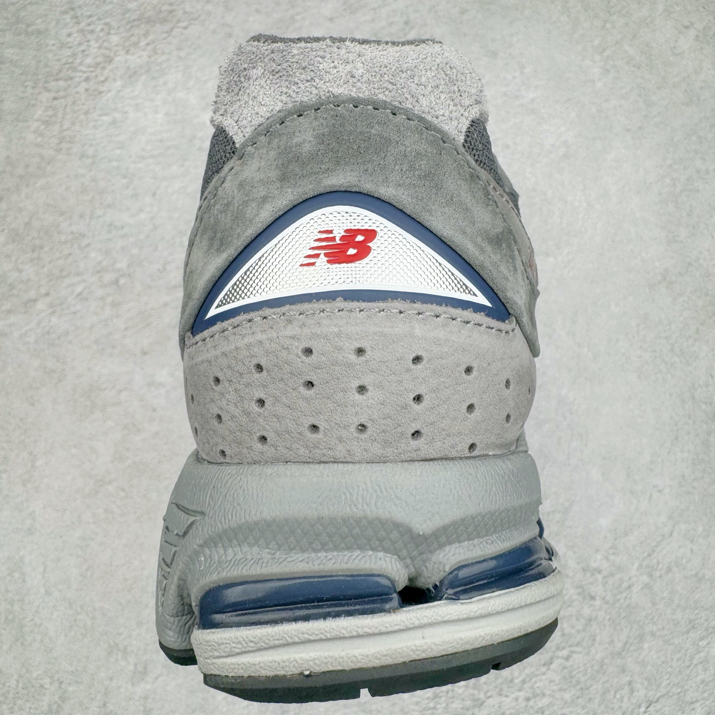 图片[8]-＃M纯原 New Balance M2002RHG NB新百伦潮流复古织物皮革减震防滑耐磨轻便低帮跑步鞋 元祖灰 原档数据独立私模大底 唯一正确六层组合大底 RB前软后硬 百分百还原原鞋脚感 基于市场现有版本全新升级调整 NB市场最强产物 全网最全配色加持 全套原楦原纸板原厂数据开发 全鞋电脑针车加持 原厂网布 原装进口头层翻毛皮料正确绒感卡色 正确中底拉帮中底网布细节 一比一手工擦旧效果 冲裁组合 匠心打造 耗时两个月开发完成 工艺极其复杂难度可想而知 高端零售专供产物 尺码：36 37 37.5 38 38.5 39.5 40 40.5 41.5 42 42.5 43 44 44.5 45 45.5 46.5 47-选品中心