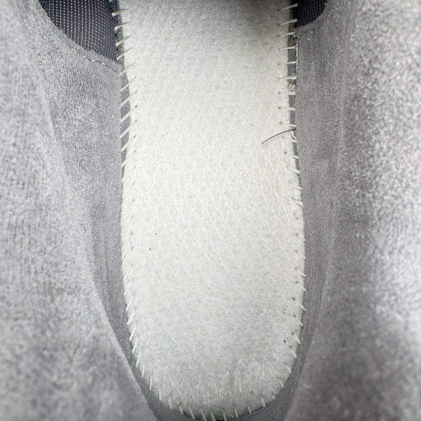 图片[11]-＃M纯原 New Balance M2002RHG NB新百伦潮流复古织物皮革减震防滑耐磨轻便低帮跑步鞋 元祖灰 原档数据独立私模大底 唯一正确六层组合大底 RB前软后硬 百分百还原原鞋脚感 基于市场现有版本全新升级调整 NB市场最强产物 全网最全配色加持 全套原楦原纸板原厂数据开发 全鞋电脑针车加持 原厂网布 原装进口头层翻毛皮料正确绒感卡色 正确中底拉帮中底网布细节 一比一手工擦旧效果 冲裁组合 匠心打造 耗时两个月开发完成 工艺极其复杂难度可想而知 高端零售专供产物 尺码：36 37 37.5 38 38.5 39.5 40 40.5 41.5 42 42.5 43 44 44.5 45 45.5 46.5 47-选品中心