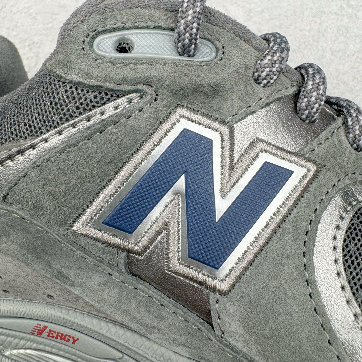 图片[18]-＃M纯原 New Balance M2002RHG NB新百伦潮流复古织物皮革减震防滑耐磨轻便低帮跑步鞋 元祖灰 原档数据独立私模大底 唯一正确六层组合大底 RB前软后硬 百分百还原原鞋脚感 基于市场现有版本全新升级调整 NB市场最强产物 全网最全配色加持 全套原楦原纸板原厂数据开发 全鞋电脑针车加持 原厂网布 原装进口头层翻毛皮料正确绒感卡色 正确中底拉帮中底网布细节 一比一手工擦旧效果 冲裁组合 匠心打造 耗时两个月开发完成 工艺极其复杂难度可想而知 高端零售专供产物 尺码：36 37 37.5 38 38.5 39.5 40 40.5 41.5 42 42.5 43 44 44.5 45 45.5 46.5 47-选品中心
