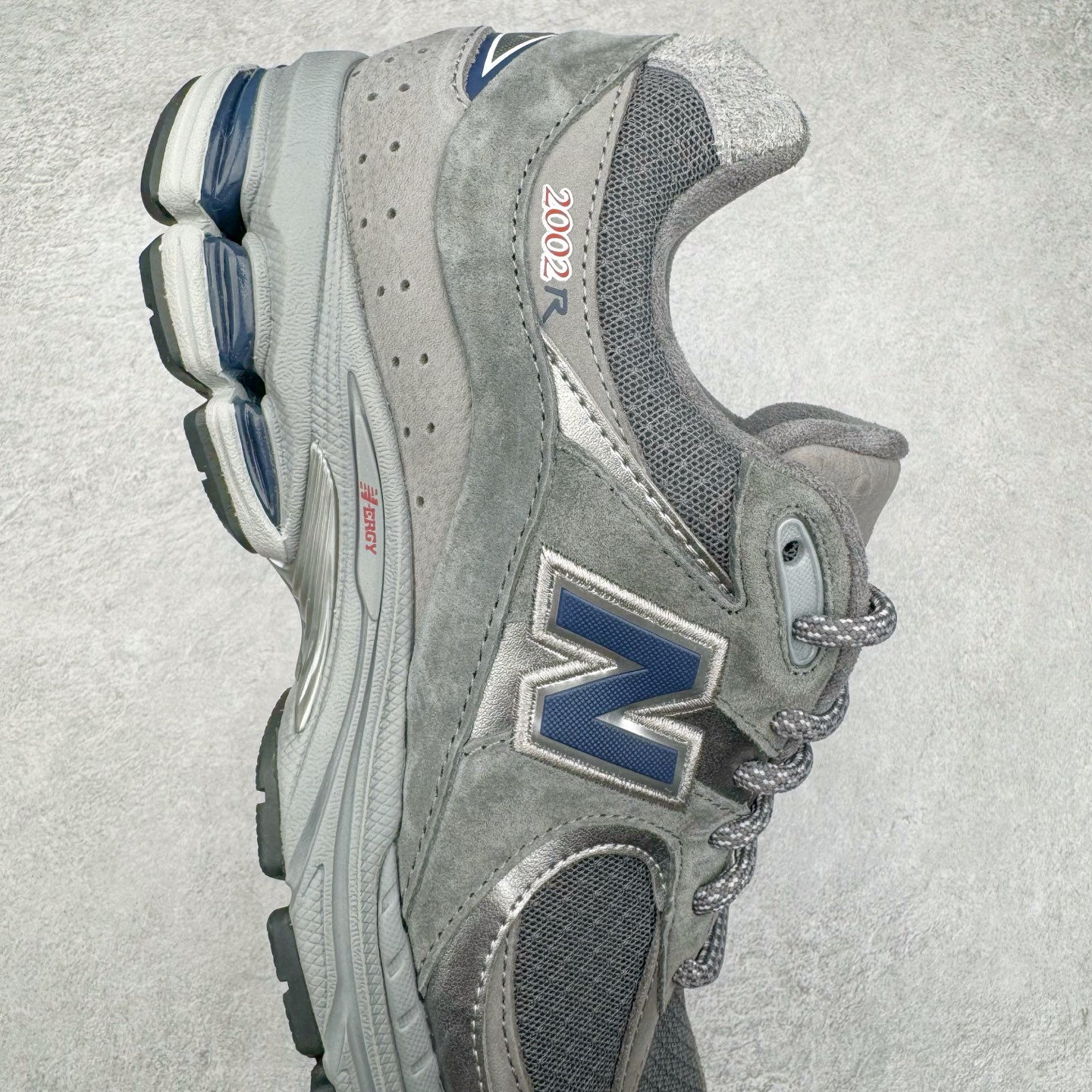 图片[6]-＃M纯原 New Balance M2002RHG NB新百伦潮流复古织物皮革减震防滑耐磨轻便低帮跑步鞋 元祖灰 原档数据独立私模大底 唯一正确六层组合大底 RB前软后硬 百分百还原原鞋脚感 基于市场现有版本全新升级调整 NB市场最强产物 全网最全配色加持 全套原楦原纸板原厂数据开发 全鞋电脑针车加持 原厂网布 原装进口头层翻毛皮料正确绒感卡色 正确中底拉帮中底网布细节 一比一手工擦旧效果 冲裁组合 匠心打造 耗时两个月开发完成 工艺极其复杂难度可想而知 高端零售专供产物 尺码：36 37 37.5 38 38.5 39.5 40 40.5 41.5 42 42.5 43 44 44.5 45 45.5 46.5 47-选品中心