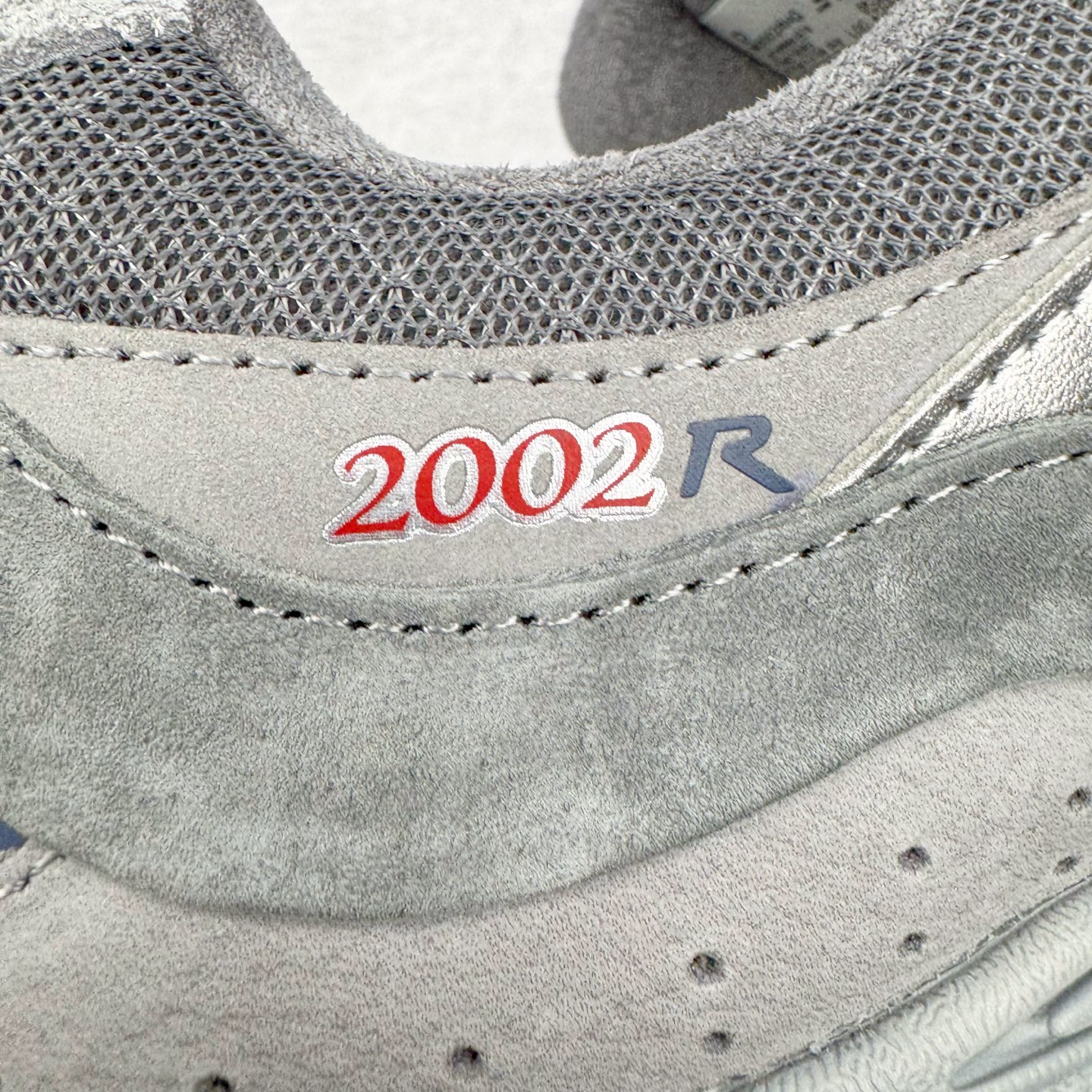 图片[16]-＃M纯原 New Balance M2002RHG NB新百伦潮流复古织物皮革减震防滑耐磨轻便低帮跑步鞋 元祖灰 原档数据独立私模大底 唯一正确六层组合大底 RB前软后硬 百分百还原原鞋脚感 基于市场现有版本全新升级调整 NB市场最强产物 全网最全配色加持 全套原楦原纸板原厂数据开发 全鞋电脑针车加持 原厂网布 原装进口头层翻毛皮料正确绒感卡色 正确中底拉帮中底网布细节 一比一手工擦旧效果 冲裁组合 匠心打造 耗时两个月开发完成 工艺极其复杂难度可想而知 高端零售专供产物 尺码：36 37 37.5 38 38.5 39.5 40 40.5 41.5 42 42.5 43 44 44.5 45 45.5 46.5 47-选品中心