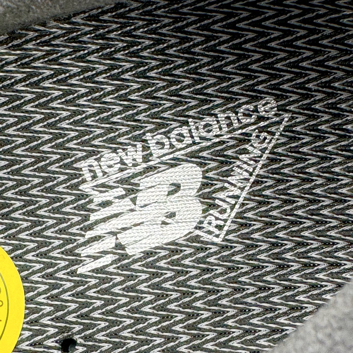 图片[12]-＃M纯原 New Balance M2002RHG NB新百伦潮流复古织物皮革减震防滑耐磨轻便低帮跑步鞋 元祖灰 原档数据独立私模大底 唯一正确六层组合大底 RB前软后硬 百分百还原原鞋脚感 基于市场现有版本全新升级调整 NB市场最强产物 全网最全配色加持 全套原楦原纸板原厂数据开发 全鞋电脑针车加持 原厂网布 原装进口头层翻毛皮料正确绒感卡色 正确中底拉帮中底网布细节 一比一手工擦旧效果 冲裁组合 匠心打造 耗时两个月开发完成 工艺极其复杂难度可想而知 高端零售专供产物 尺码：36 37 37.5 38 38.5 39.5 40 40.5 41.5 42 42.5 43 44 44.5 45 45.5 46.5 47-选品中心