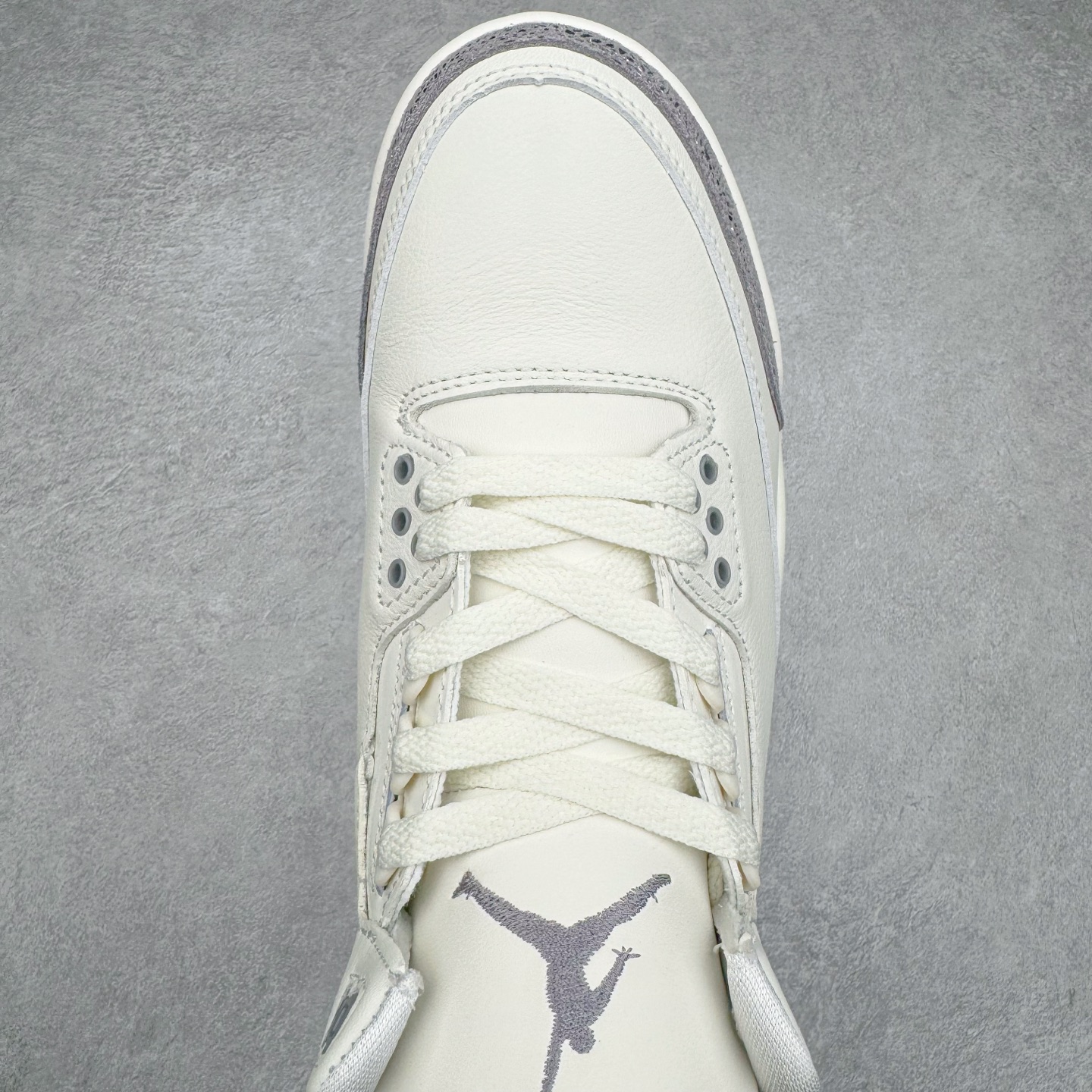 图片[4]-＃F版 Air Jordan AJ3 Retro 白灰 CK9246-100 原楦原纸板开发 确保原汁原味 原厂皮料质感色泽绝无偏差 完美中底拉帮 原厂中底钢印 原档案大底 如假白送 大底纹路 气垫通透度PU的回弹性均百分百还原 原厂电绣鞋舌飞人刺绣针数立体讲究精细欢迎对比正品原鞋 尺码：36 36.5 37.5 38 38.5 39 40 40.5 41 42 42.5 43 44 44.5 45 46 47.5-选品中心