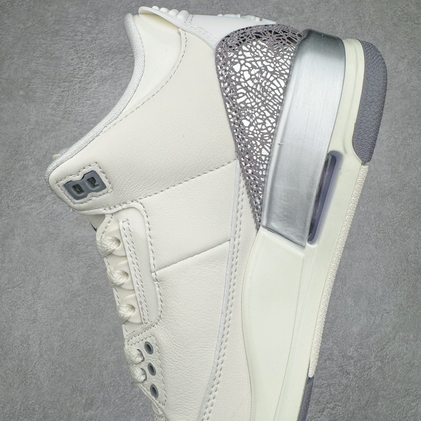 图片[7]-＃F版 Air Jordan AJ3 Retro 白灰 CK9246-100 原楦原纸板开发 确保原汁原味 原厂皮料质感色泽绝无偏差 完美中底拉帮 原厂中底钢印 原档案大底 如假白送 大底纹路 气垫通透度PU的回弹性均百分百还原 原厂电绣鞋舌飞人刺绣针数立体讲究精细欢迎对比正品原鞋 尺码：36 36.5 37.5 38 38.5 39 40 40.5 41 42 42.5 43 44 44.5 45 46 47.5-选品中心