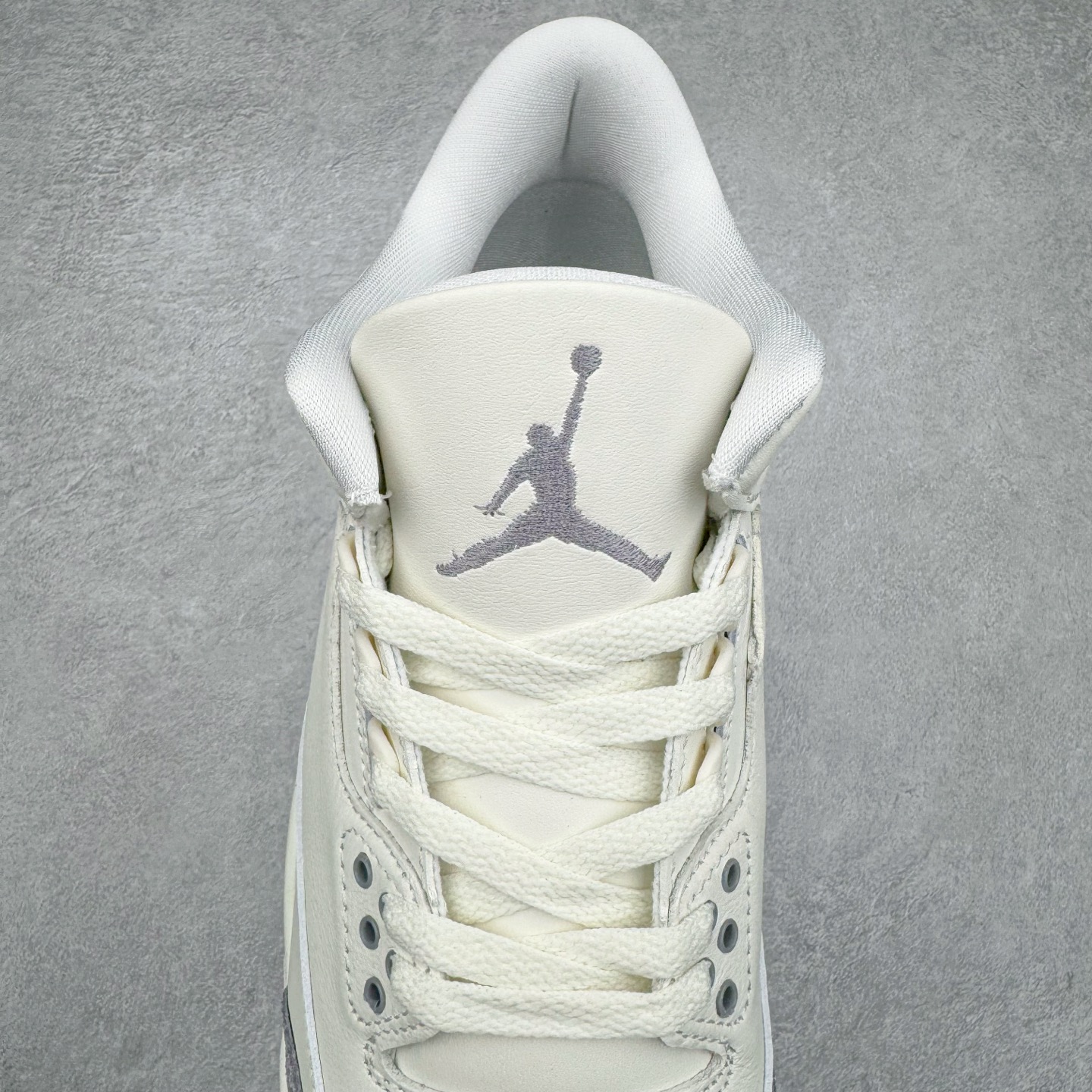 图片[5]-＃F版 Air Jordan AJ3 Retro 白灰 CK9246-100 原楦原纸板开发 确保原汁原味 原厂皮料质感色泽绝无偏差 完美中底拉帮 原厂中底钢印 原档案大底 如假白送 大底纹路 气垫通透度PU的回弹性均百分百还原 原厂电绣鞋舌飞人刺绣针数立体讲究精细欢迎对比正品原鞋 尺码：36 36.5 37.5 38 38.5 39 40 40.5 41 42 42.5 43 44 44.5 45 46 47.5-选品中心