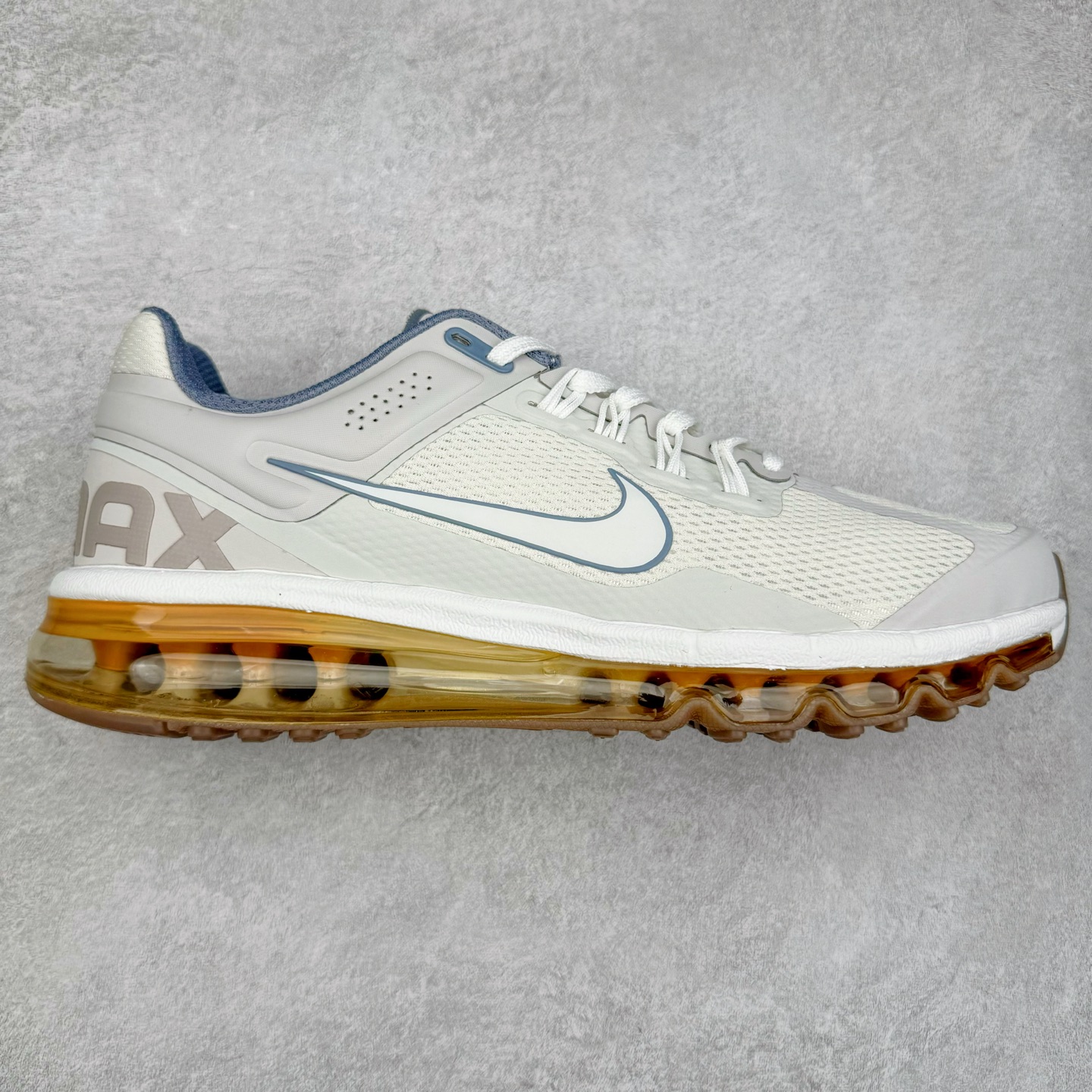 ＃纯原 NK Air Max 2013 经典舒适时尚耐磨透气低帮气垫跑步鞋 HV4303-099 携时尚设计闪亮回归 出众有型 采用网眼布细节和运动风无缝覆面 助你保持清爽感受 塑就焕新造型 经典 Flywire 设计搭配经典全掌型 Max Air 缓震配置 缔造出众舒适感和支撑效果实拍调校N版已经零色差零失真 百分百还原实物色彩所见即所得 不存在货不对板色差等低级问题 选购参考实物拍摄 不混卖不参货 只用心做好货严格选品 承诺混一赔十 尺码：35.5 36 36.5 37.5 38 38.5 39 40 40.5 41 42 42.5 43 44 44.5 45 46 46.5-选品中心