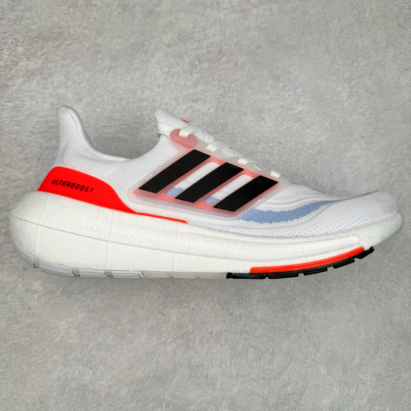 ＃纯原福利 AD Ultra Boost Light UB2023系列低帮袜套式针织透气缓震休闲运动慢跑鞋 历经10年不断创新以科技重塑跑步推出全新超轻新科技跑鞋 力求为跑步添活力 搭载LIGHT BOOST中底的新鲜演绎 无论节奏快慢、距离长短 伴你活力畅跑 延续了该系列的设计语言 采用分区编织鞋面 鞋头处网眼孔洞更大 提升透气性 一体式鞋舌 避免运动中出现偏移 实现鞋脚一体性 鞋侧 TPU 材质 有效提供支撑性 镂空的设计 同时减轻整体重量 最明显的则是中底部分 不仅是厚度夸张 大家最熟悉的 Boost 材质终于迎来升级 减重 30% 带来更轻量化的上脚感受 尺码：36 36.5 37 38 38.5 39 40 40.5 41 42 42.5 43 44 44.5 45-选品中心